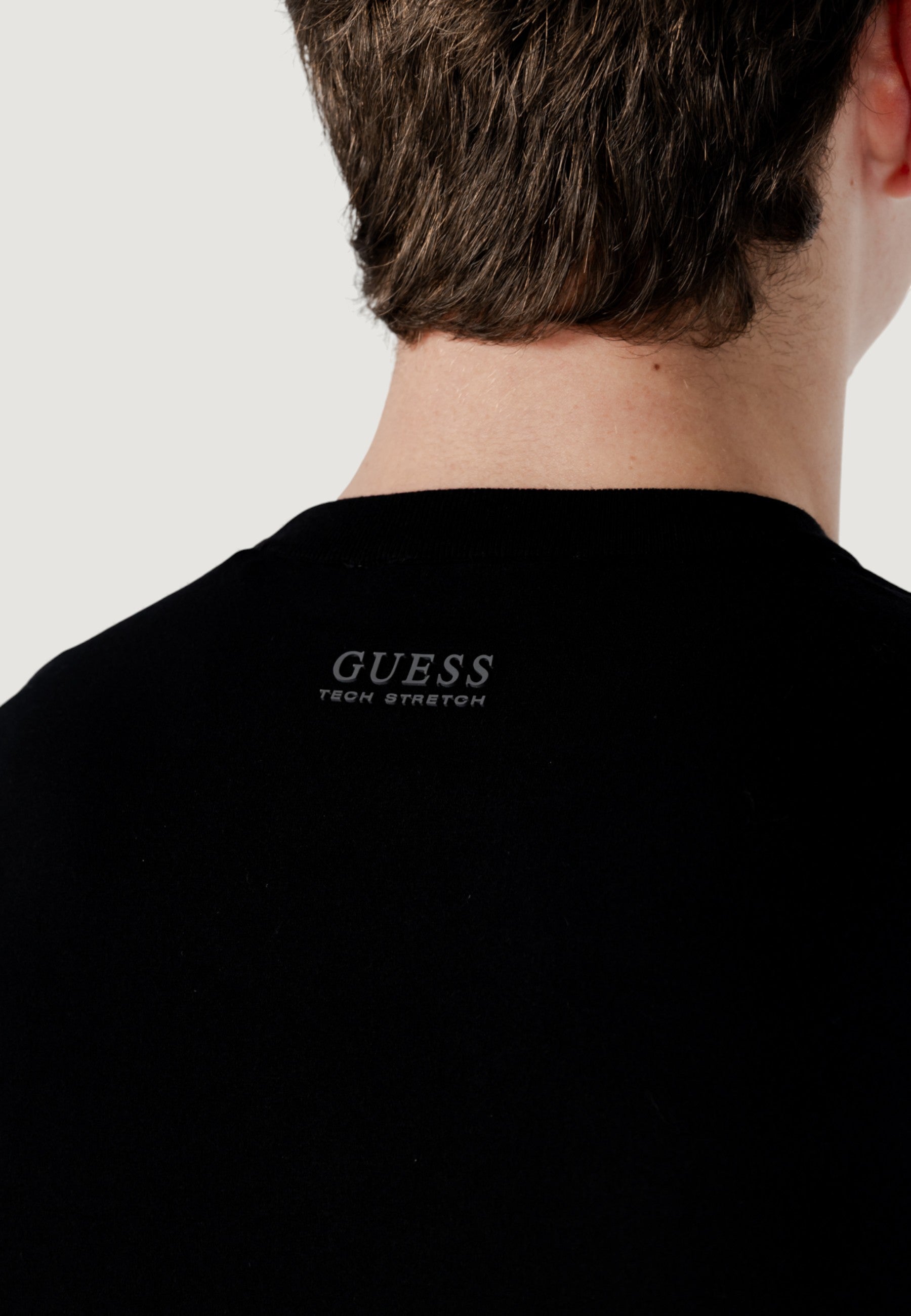 Maglia Guess KADIR TECH LS CN SWTR