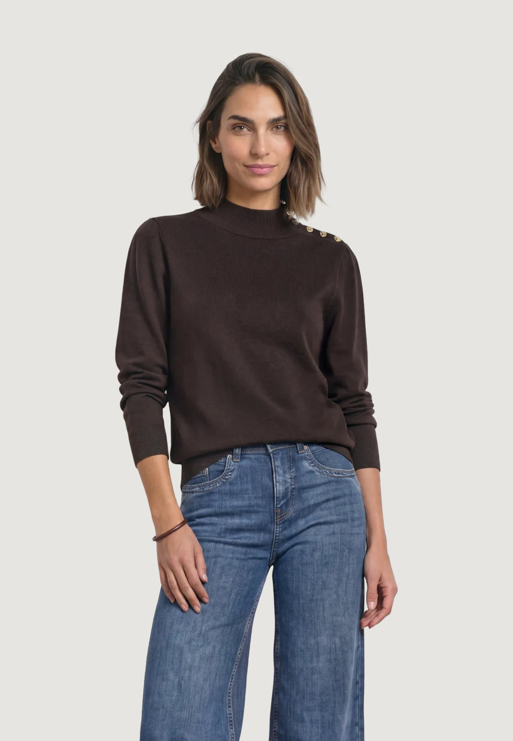 Jersey Street One feminine sweater_button detail