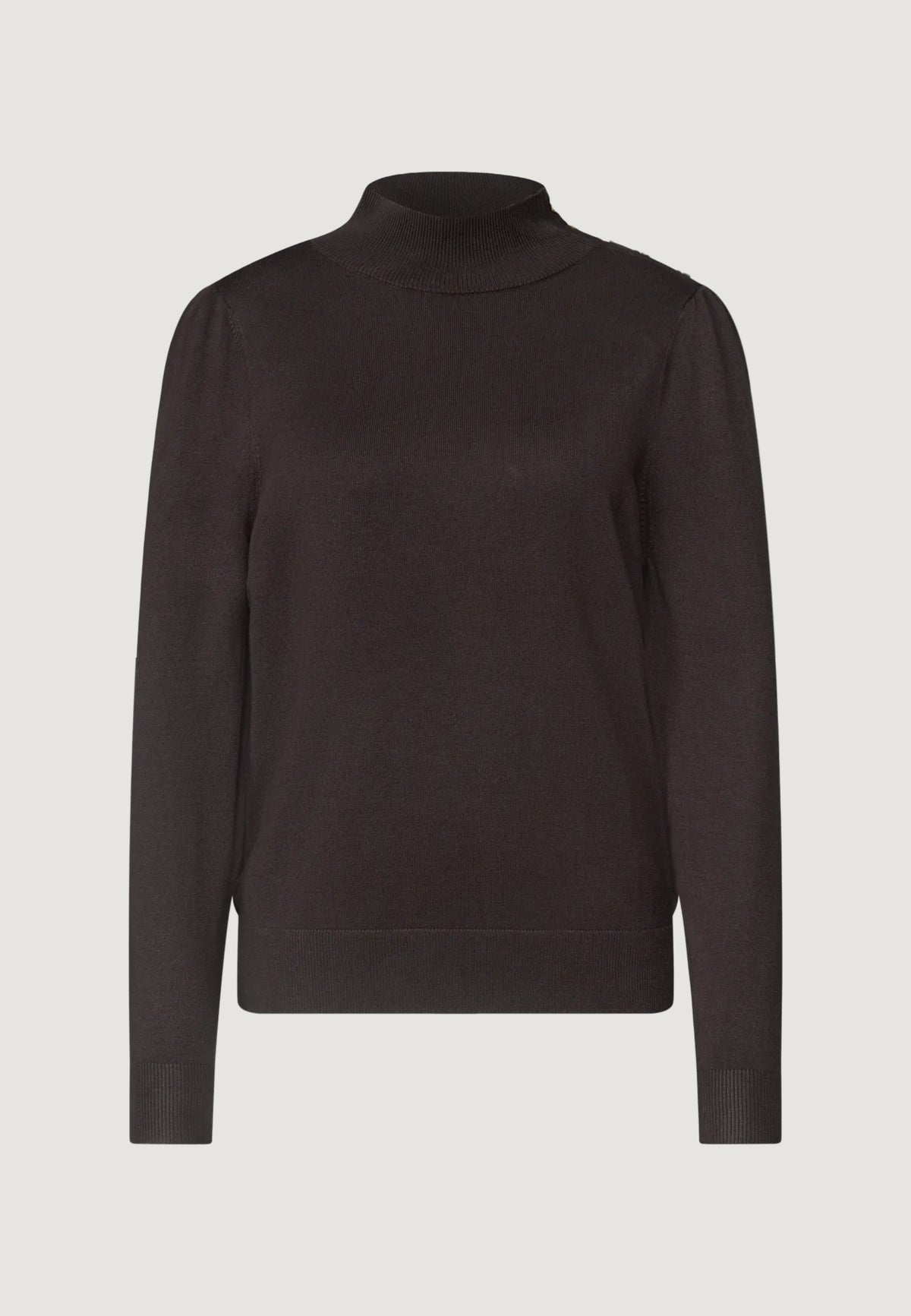 Jersey Street One feminine sweater_button detail