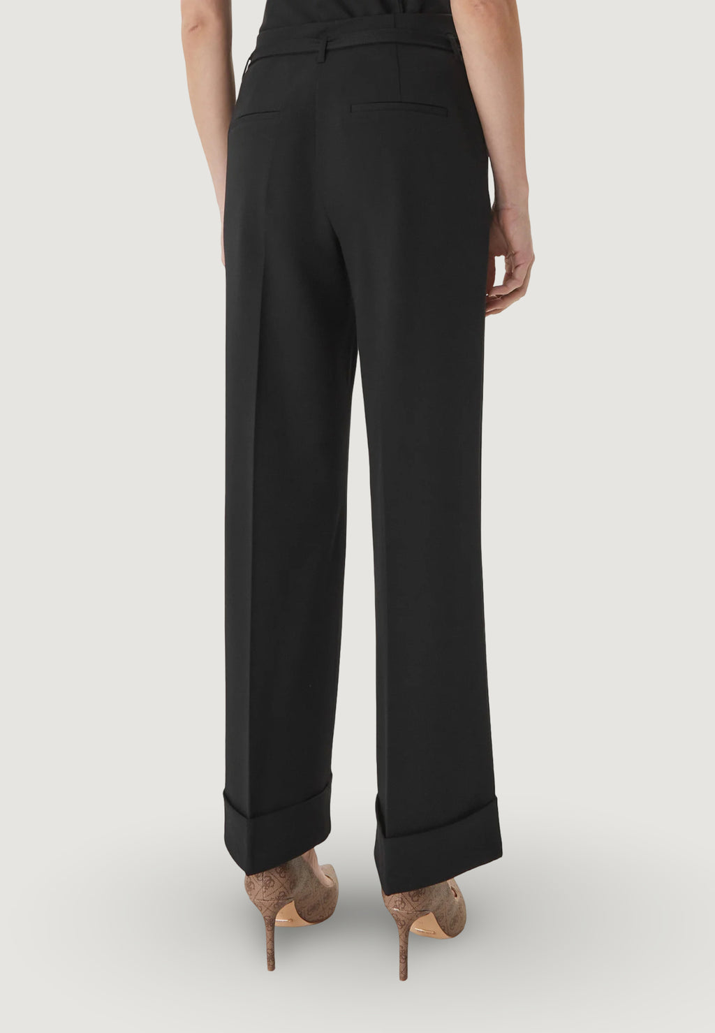 Pantaloni a palazzo Guess STRUCTURED CREPE G-BELT PANTS