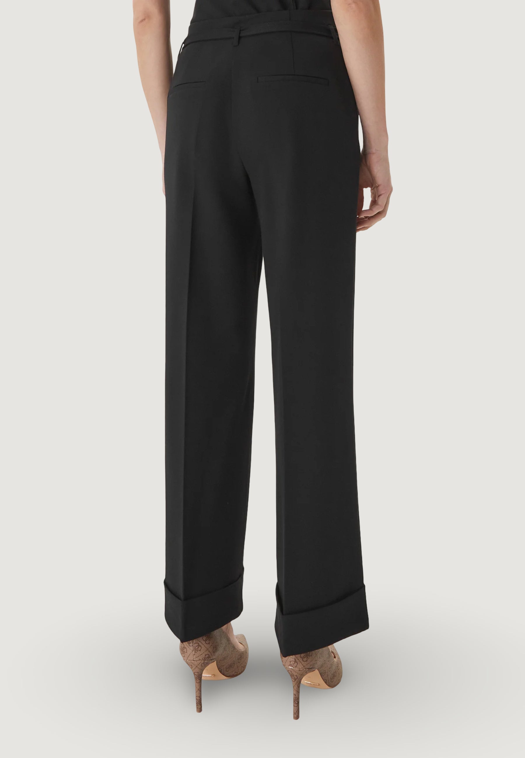 Pantaloni a palazzo Guess STRUCTURED CREPE G-BELT PANTS