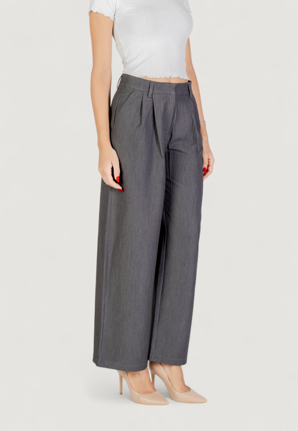 Pantaloni a palazzo Only ONLHATTIE HW PLEAT MEL STR PANT TLR NOOS