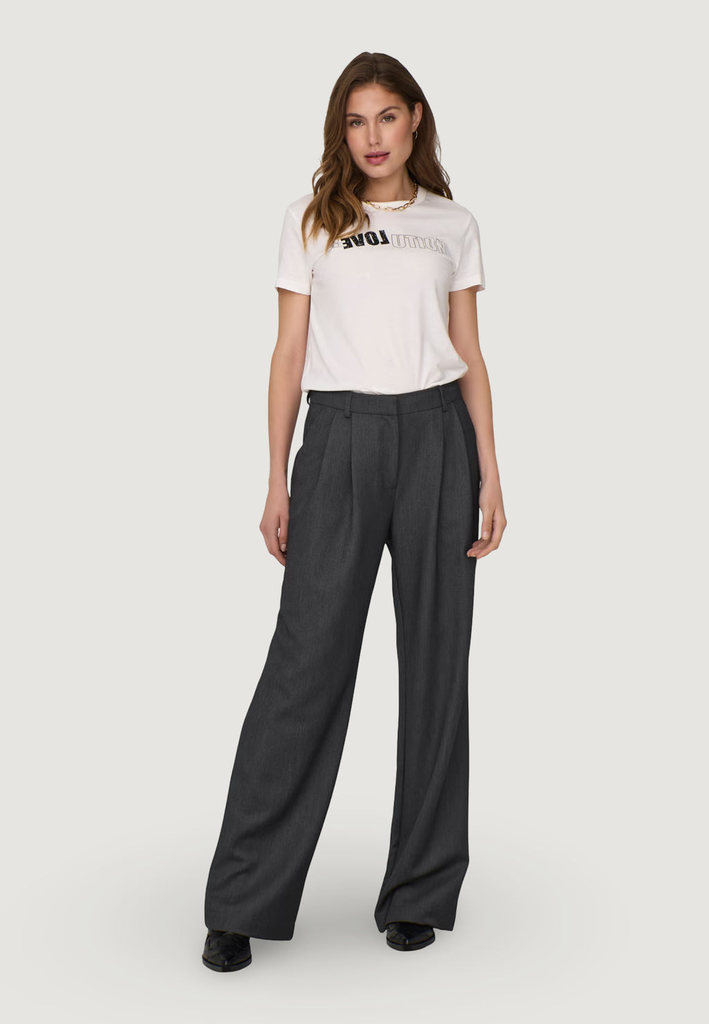 Pantaloni a palazzo Only ONLHATTIE HW PLEAT MEL STR PANT TLR NOOS