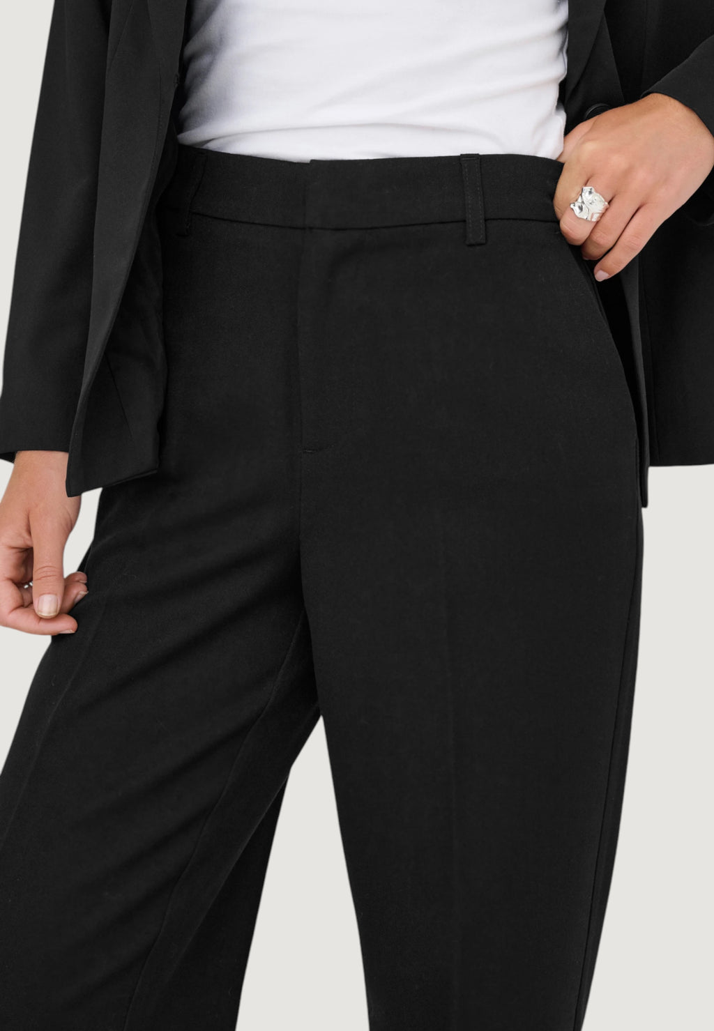 High waist trousers Only ONLHATTIE-LANA HW W MEL PANT TLR