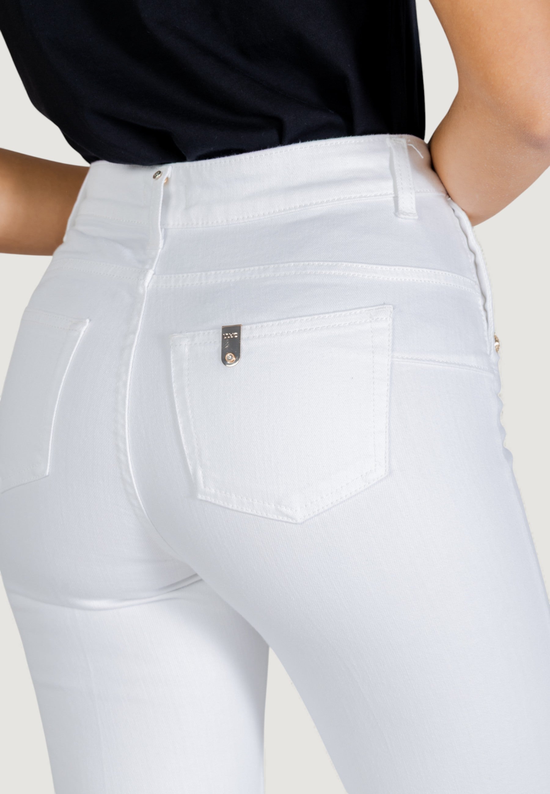 Pantaloni bootcut Liu-Jo B.UP FLARE BUTTON H.W.