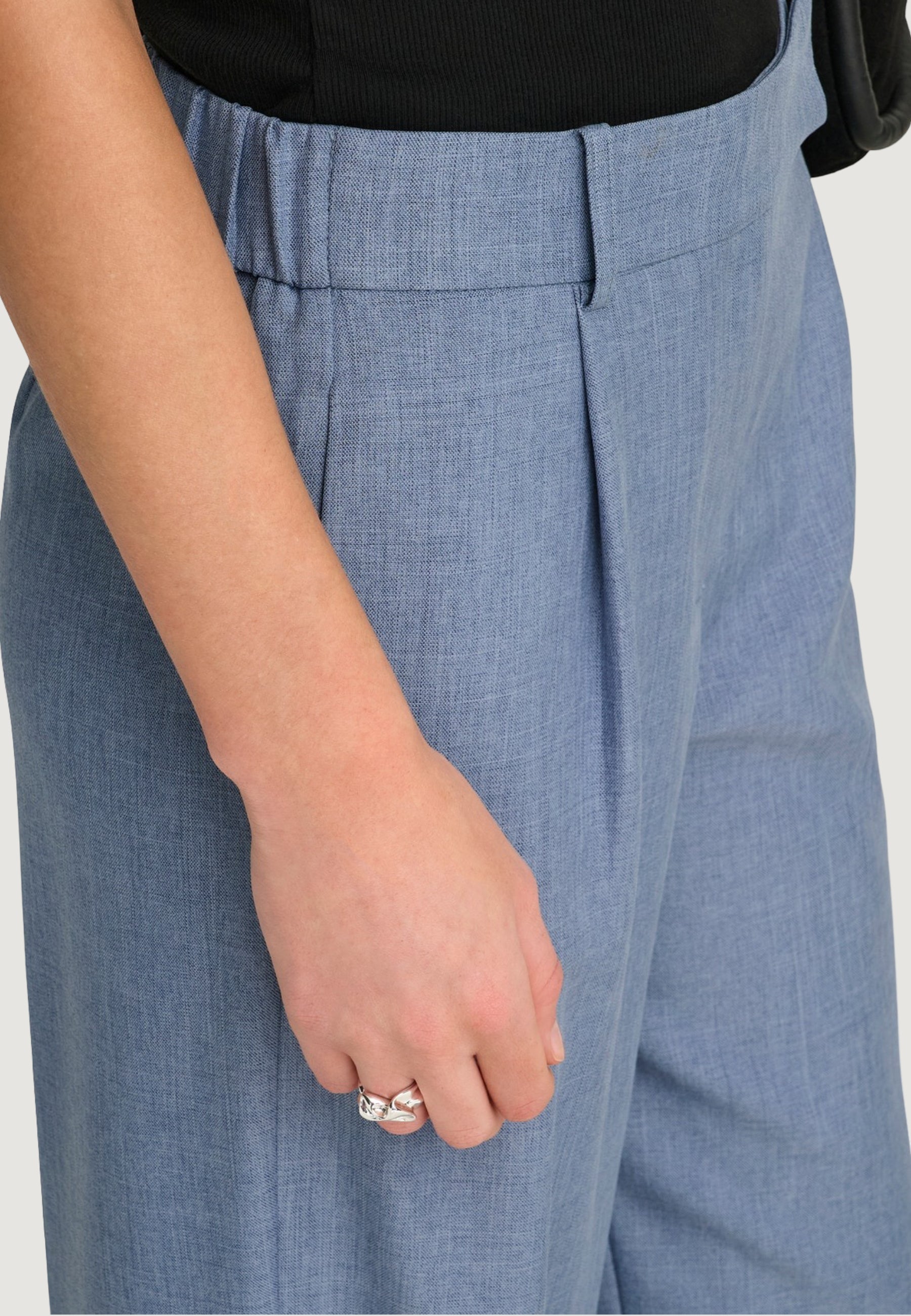 Pantaloni da completo  Only Onllinda Hw Str Mel Pants Tlr Noos