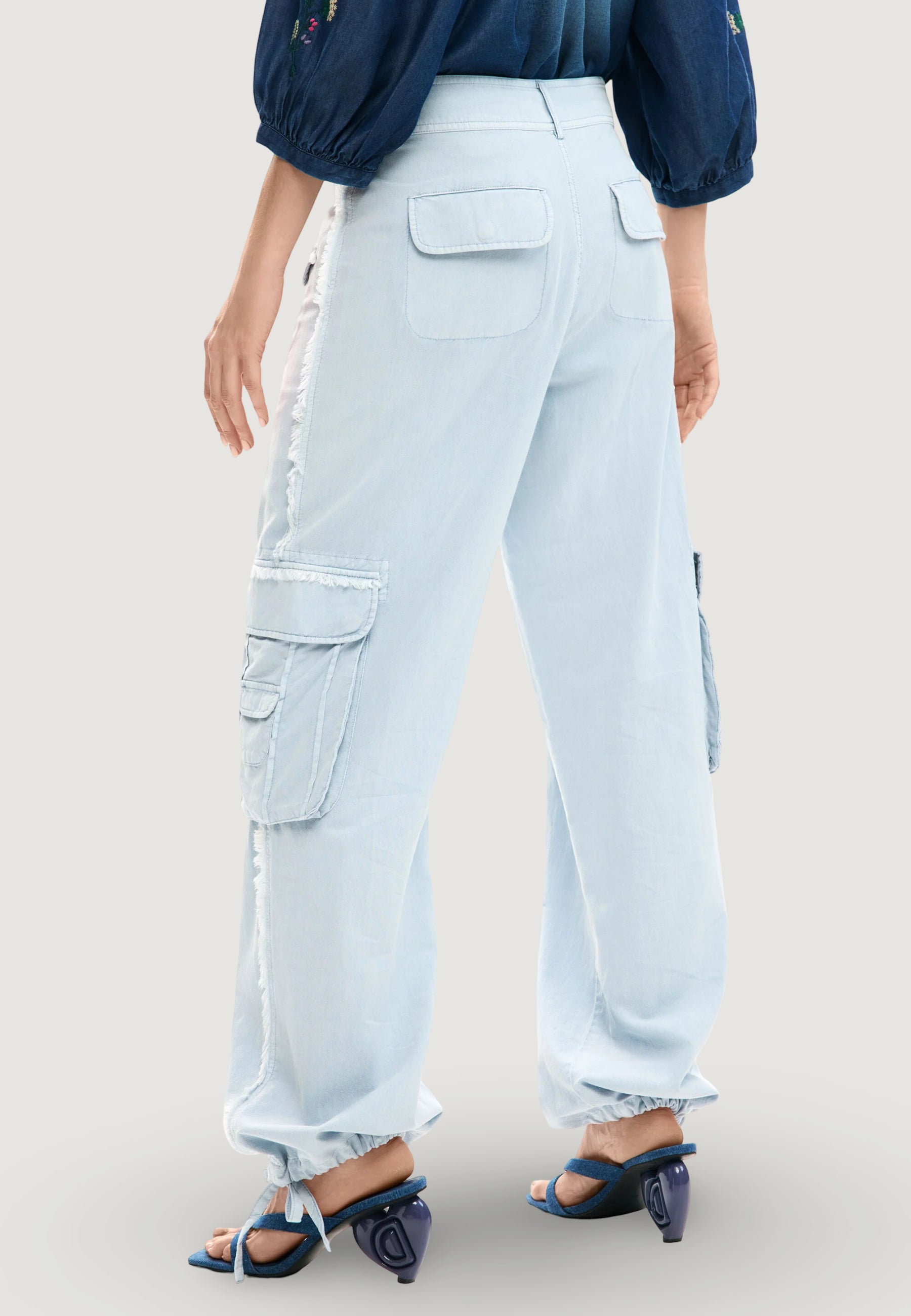 Pantaloni regular Desigual PANT_VILLAGE