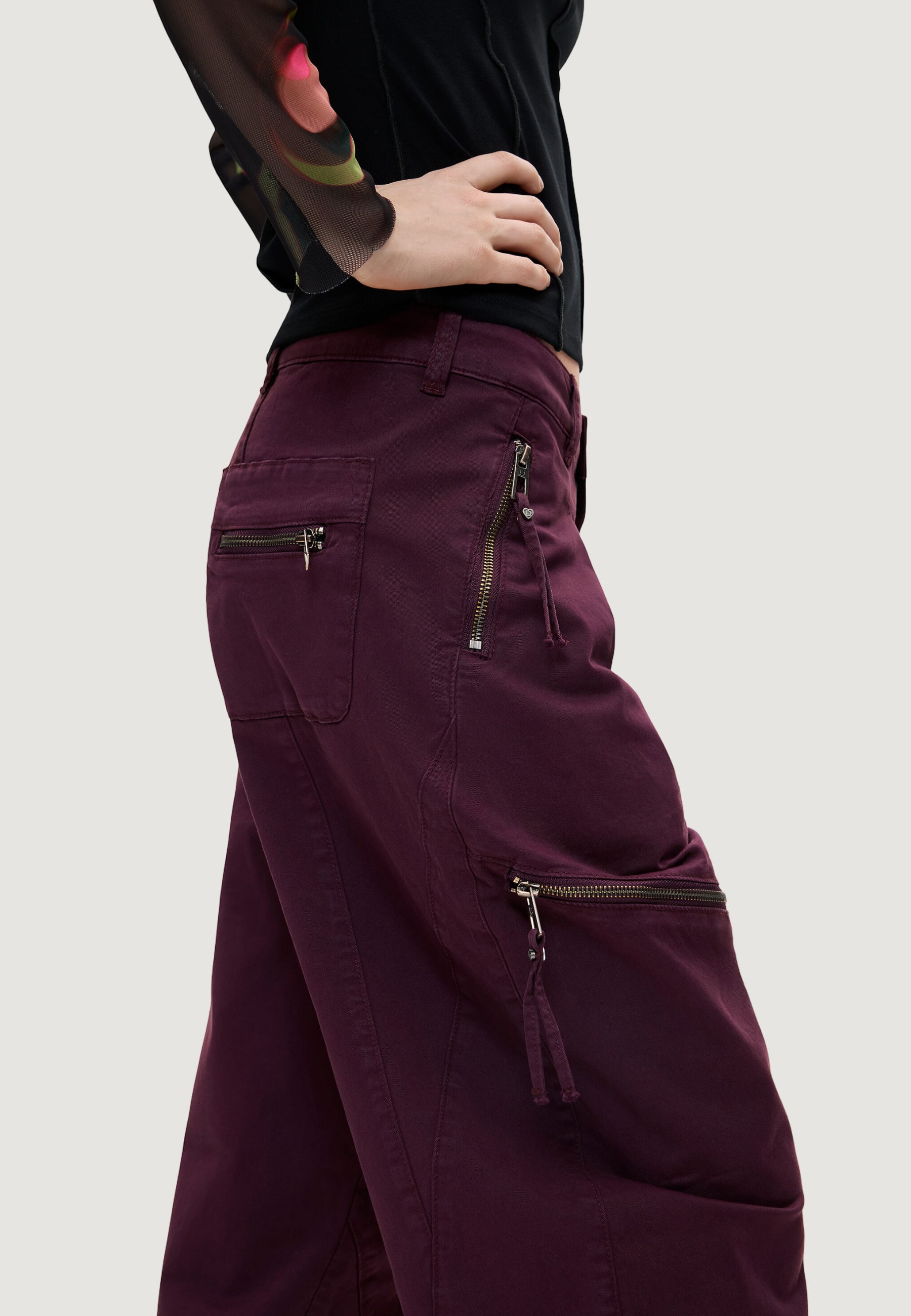 Pantaloni regular Desigual PANT_ZIPPERS
