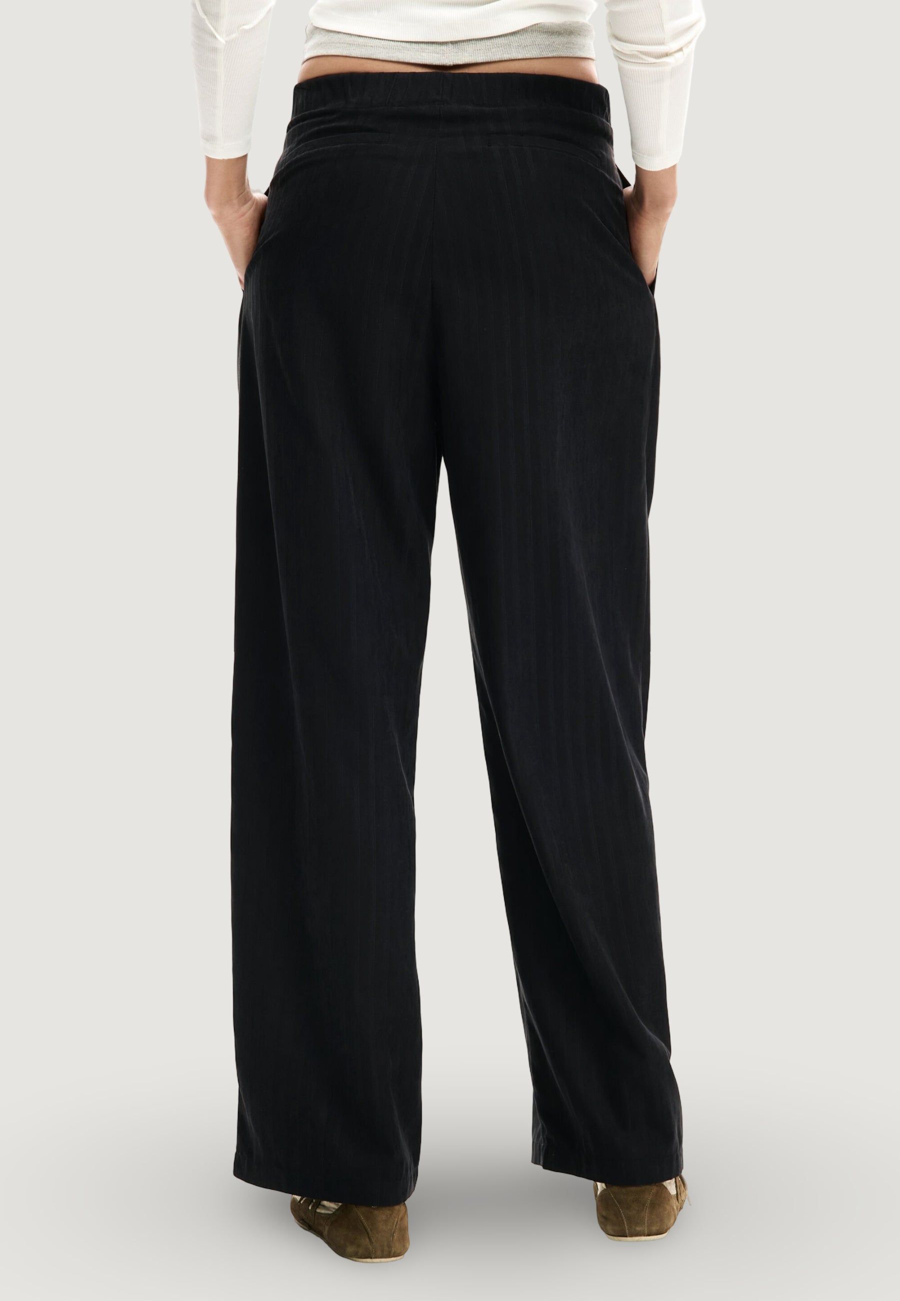 Pantaloni regular Desigual PANT_MERLI
