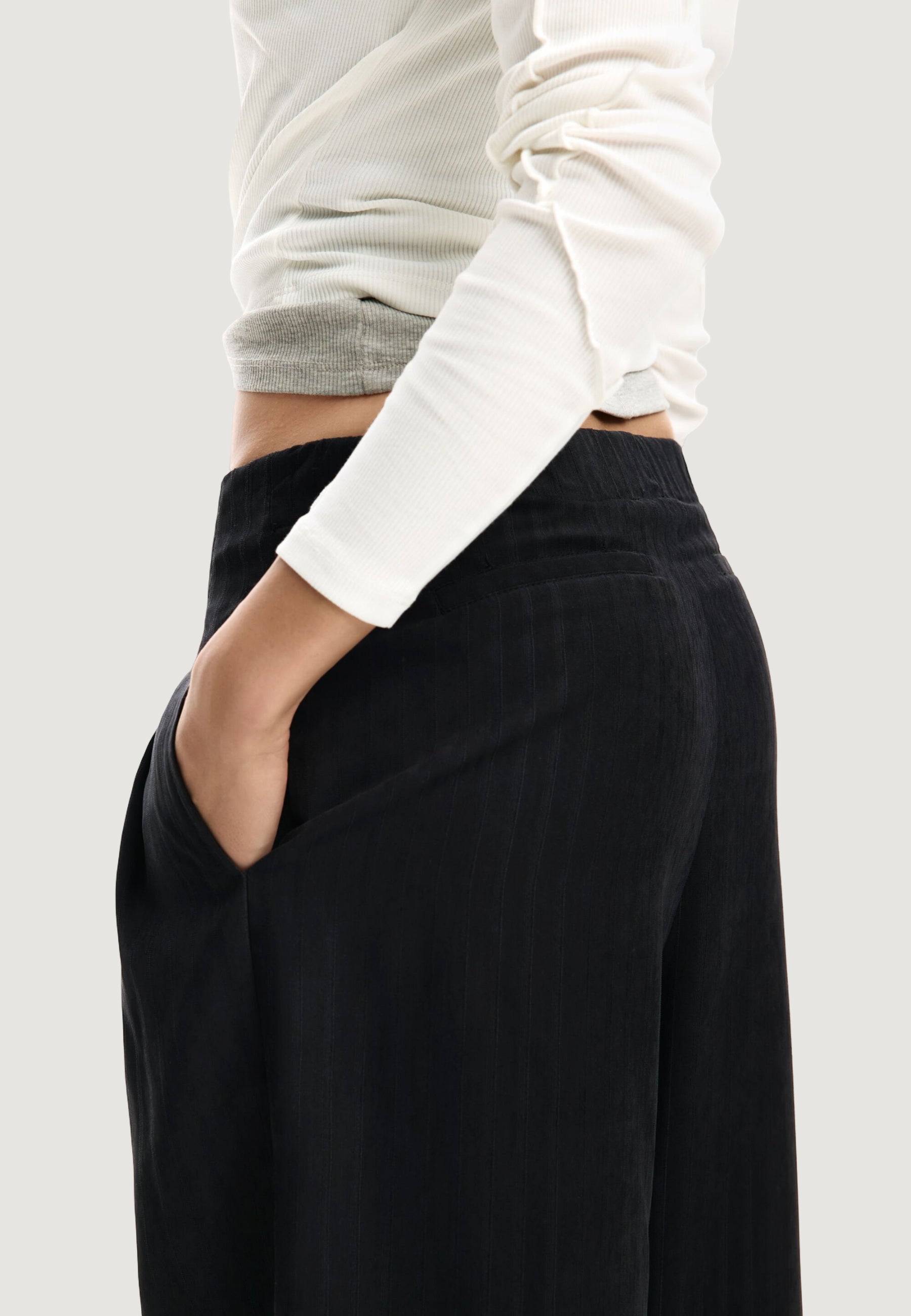 Pantaloni regular Desigual PANT_MERLI