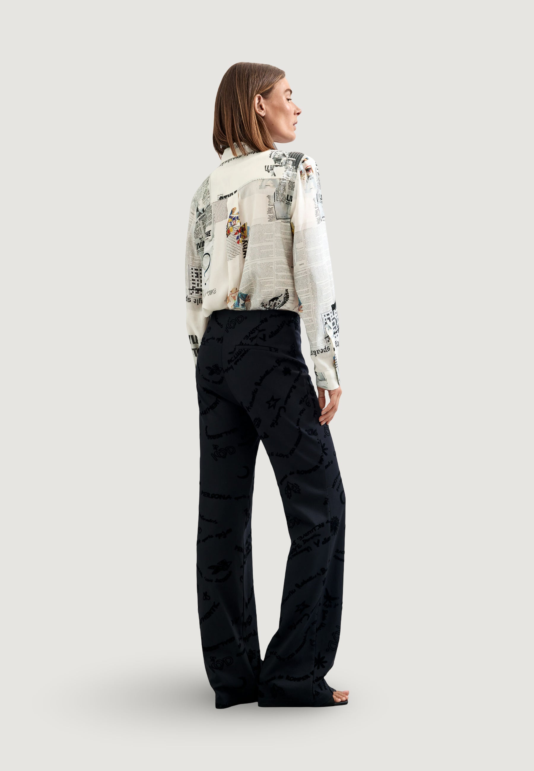 Pantaloni regular Desigual PANT_MICHELLE