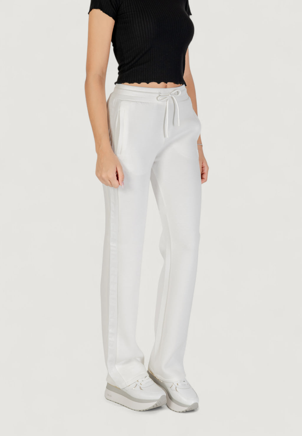 Pantaloni regular Guess Active BRENDA SCUBA STRAIGHT LEG PANT