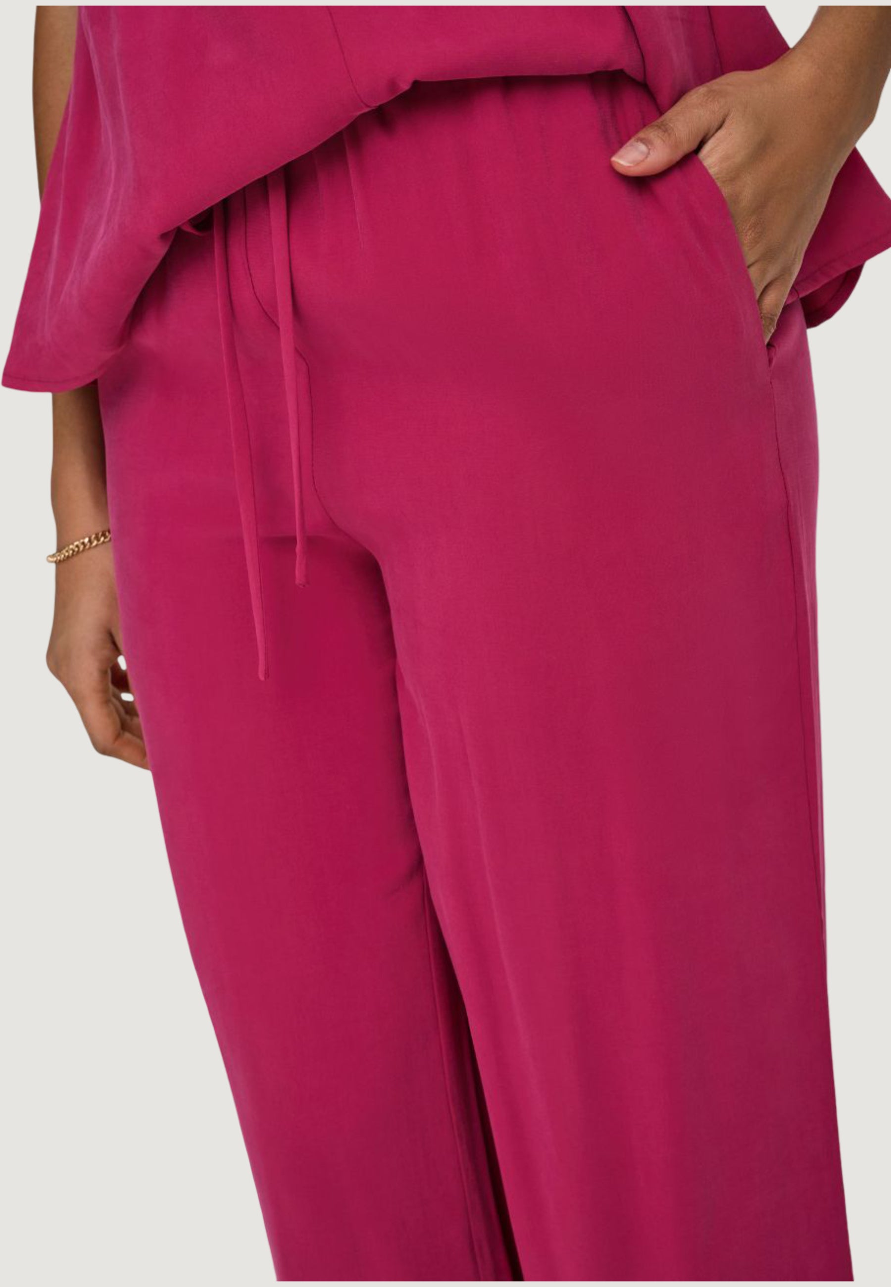 Regular trousers Only Onlmadeli Oaklyn Long Pull Up Wvn