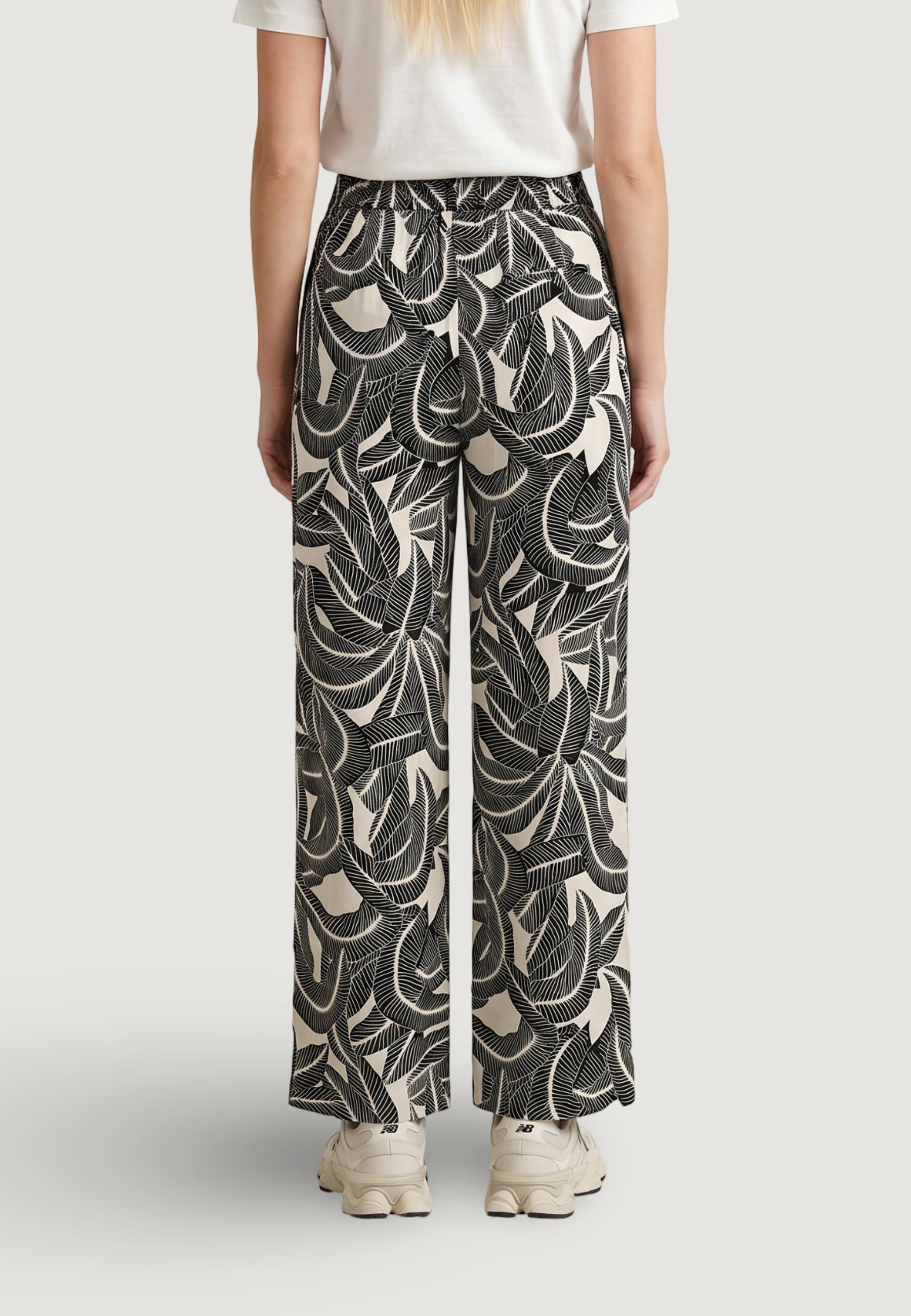 Regular trousers Only ONLNOVA LIFE VIS PALAZZO PANT WVN