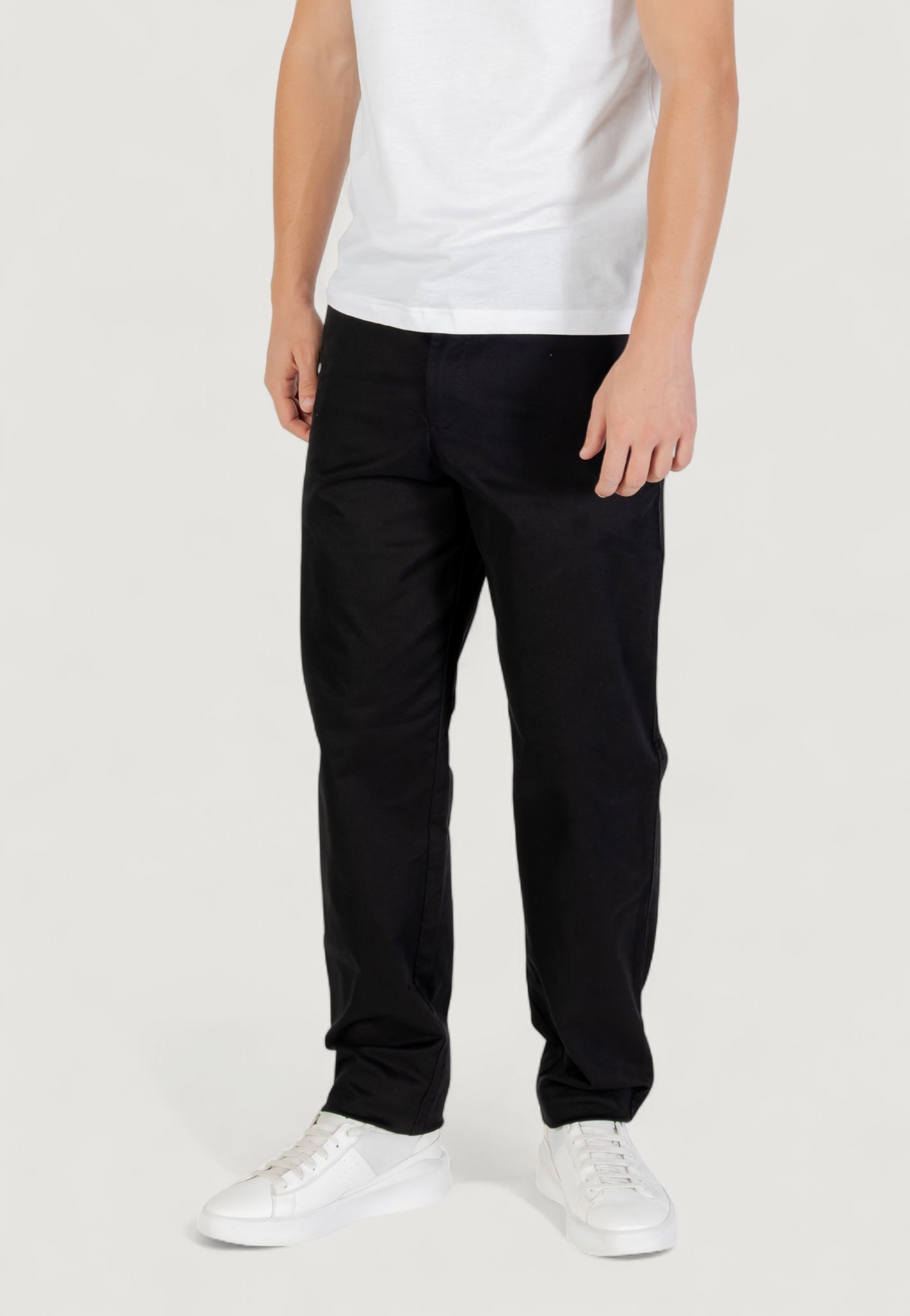 Pantaloni slim Armani Exchange XM001569 AF18849