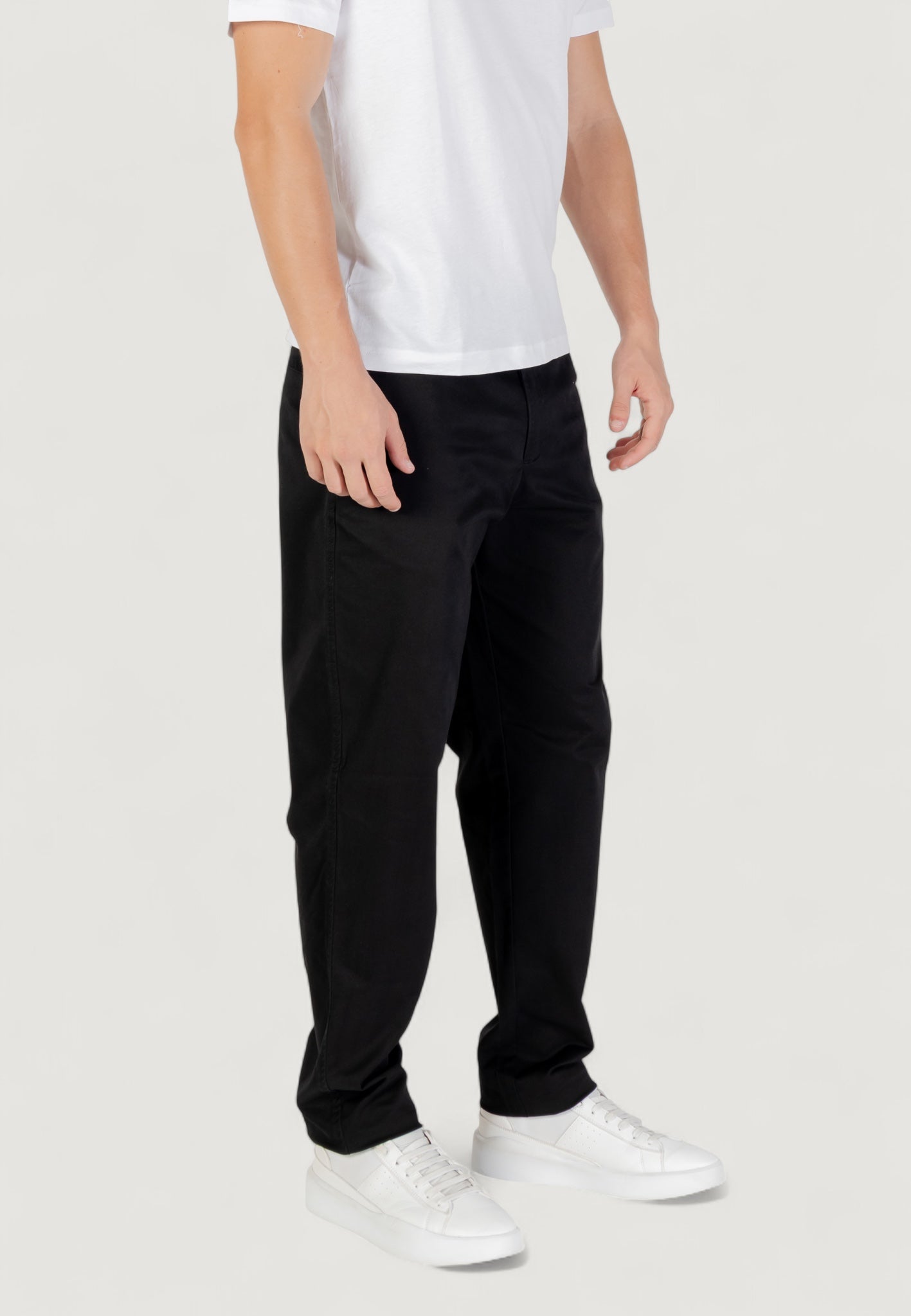 Pantaloni slim Armani Exchange XM001569 AF18849