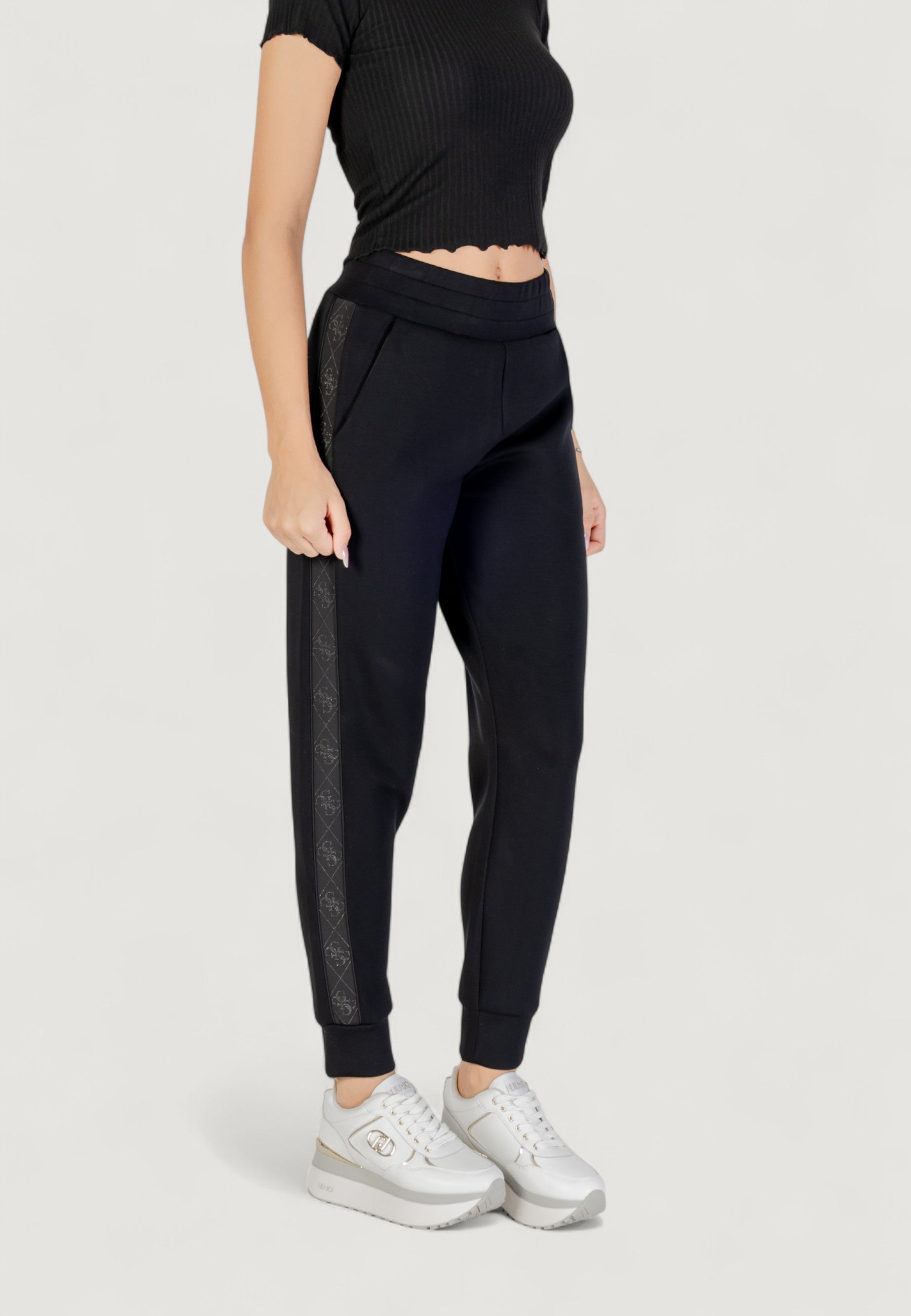 Pantaloni sportivi Guess NEW VICTOIRE SCUBA PANT