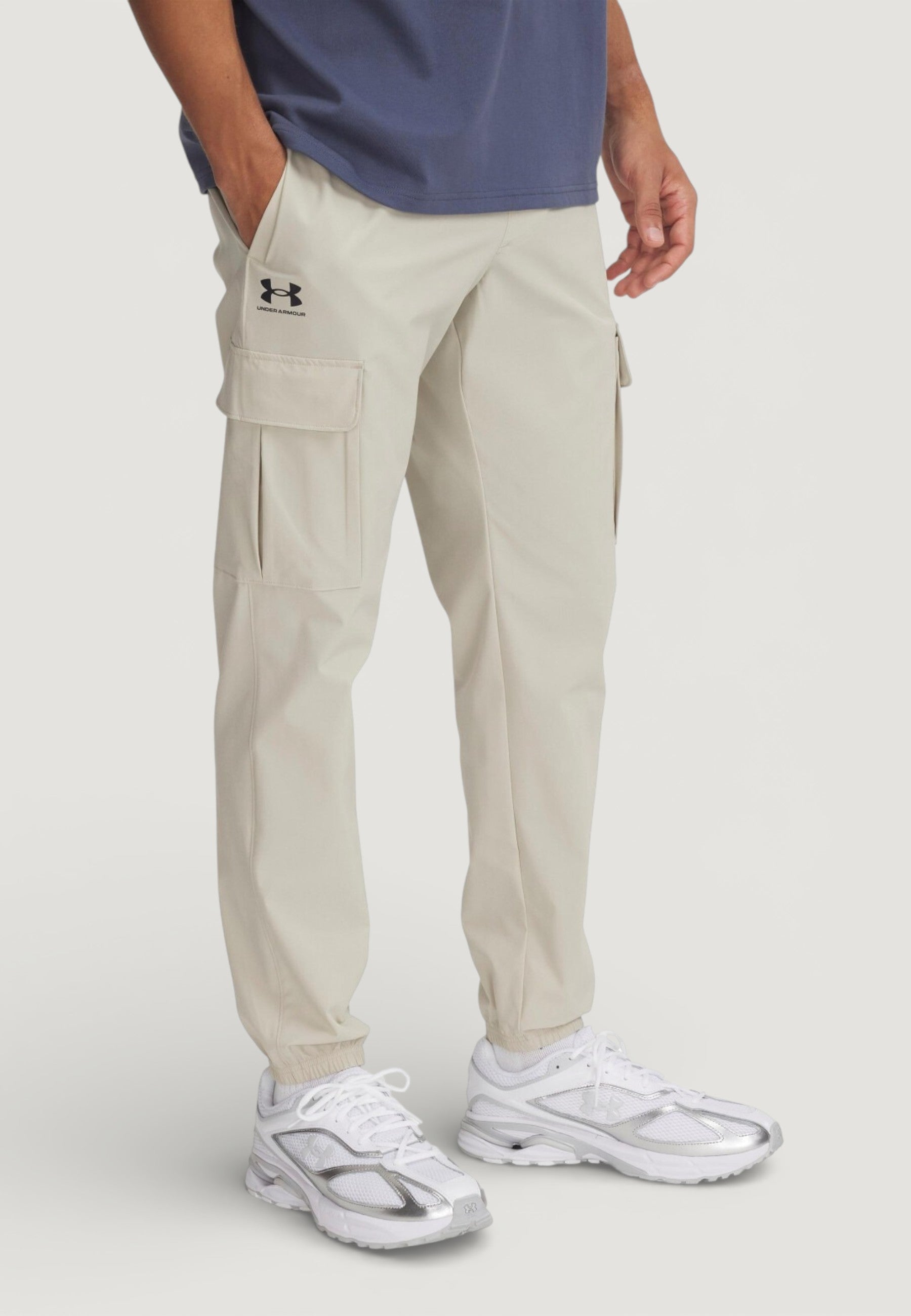 Pantaloni sportivi Under Armour UA VIBE WOVEN CARGO PANTS