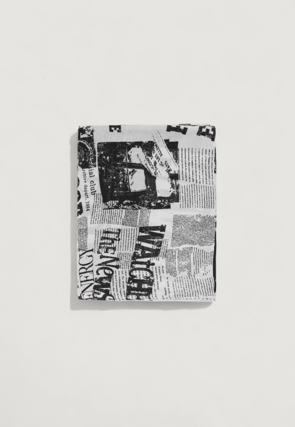 Pashmina Desigual FOU_NEWSPAPER
