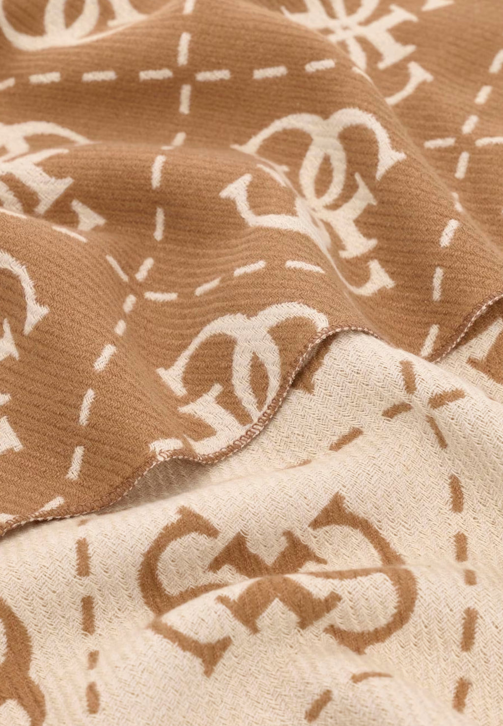 Pashmina Guess AW5217 VIS03