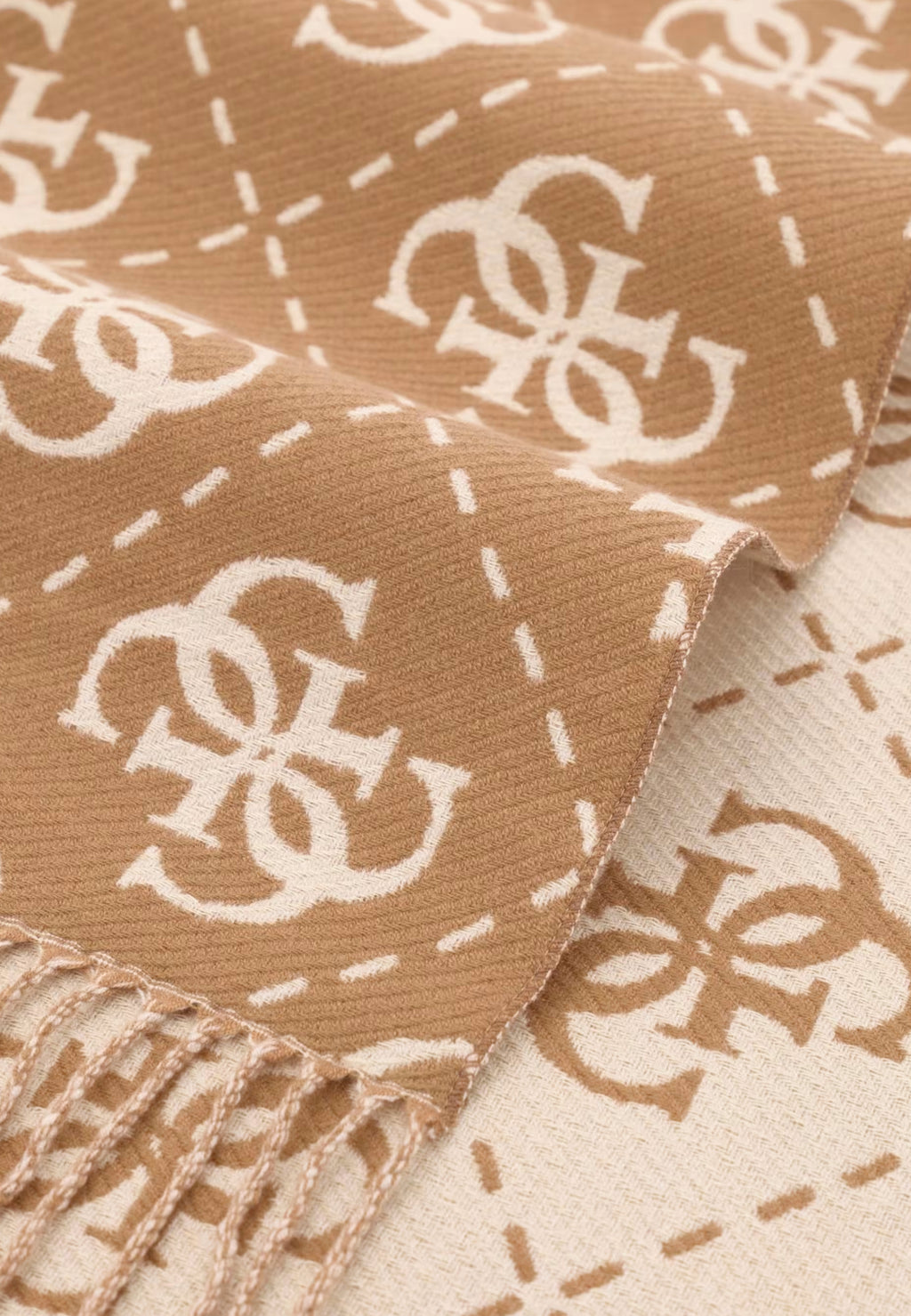 Pashmina Guess AW5217 VIS03