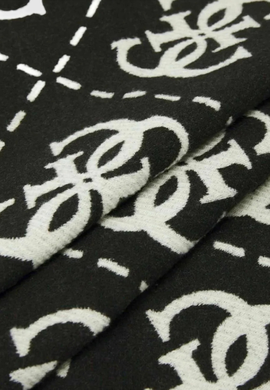 Pashmina Guess AW5217 VIS03