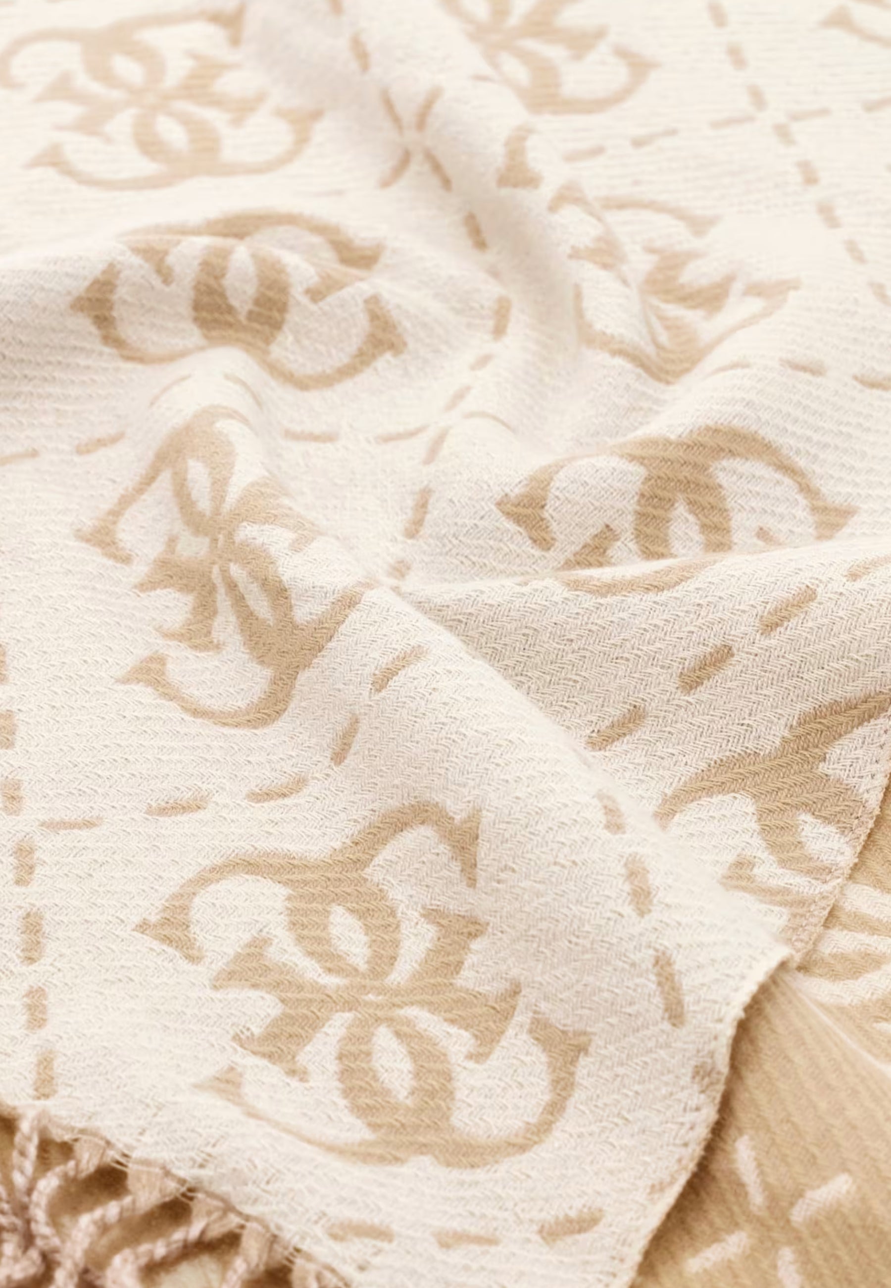 Pashmina Guess AW5217 VIS03