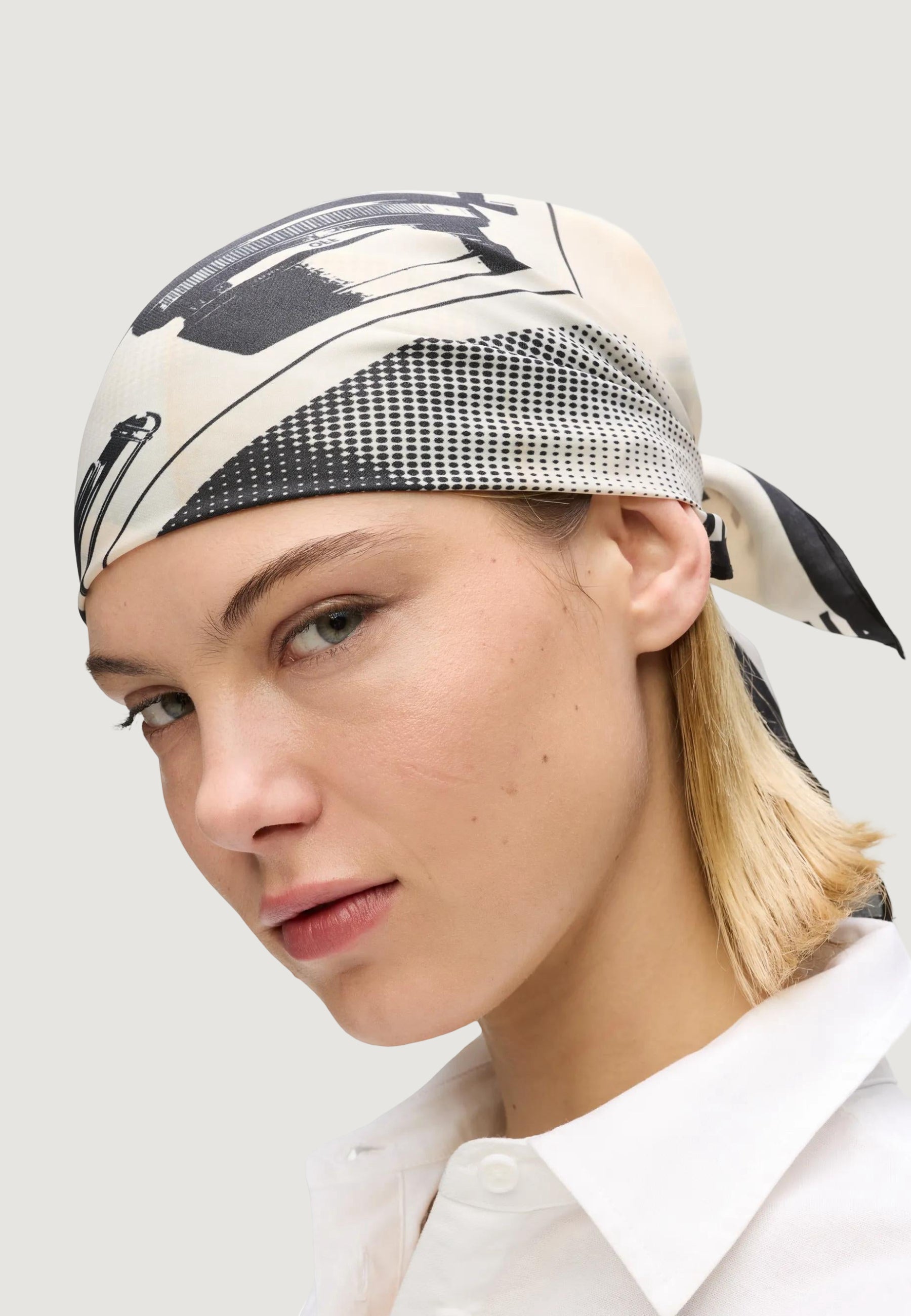 Pashmina Karl Lagerfeld Jeans KLJ Karl Print Bandana