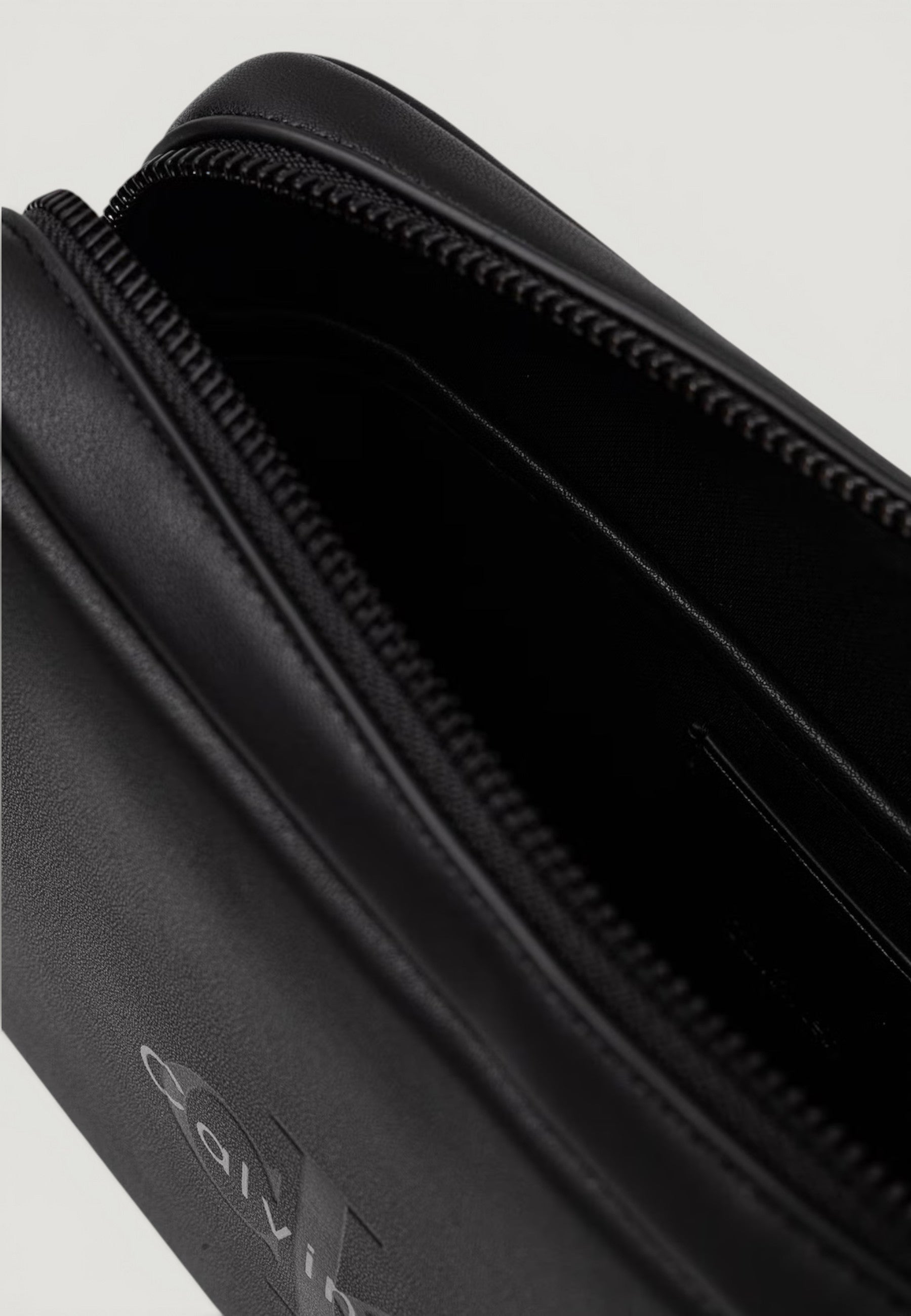 Pochette e beauty Calvin Klein BOLD POUCH W/ HANDLE