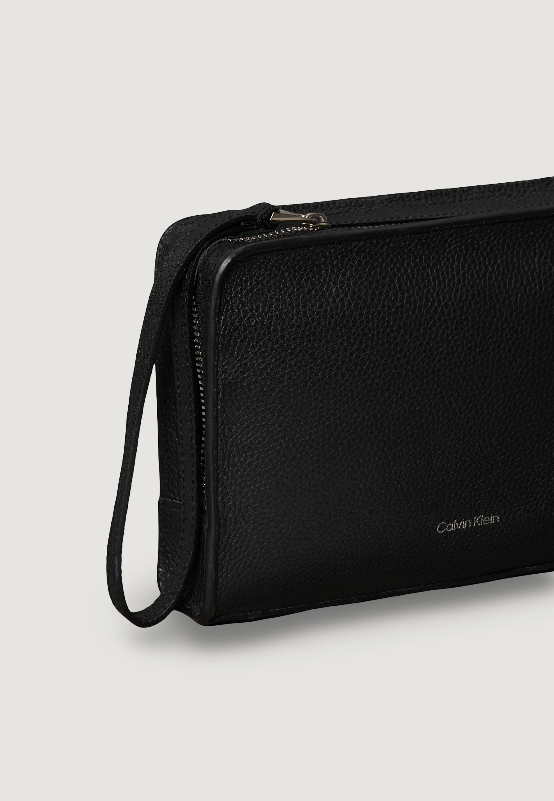 Pochette e beauty Calvin Klein FOIL EMBOSS SMALL WASHBAG