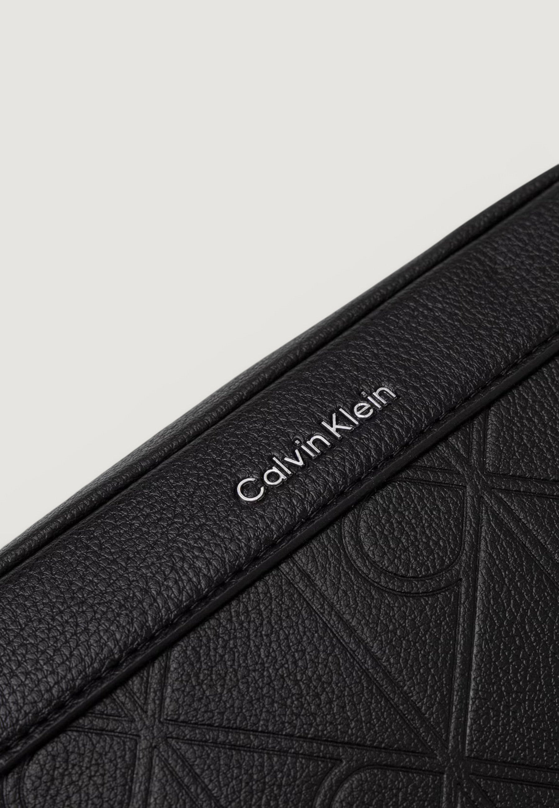 Pochette Calvin Klein XL EMBLEM AOP EMBO?SS POUCH W/ H