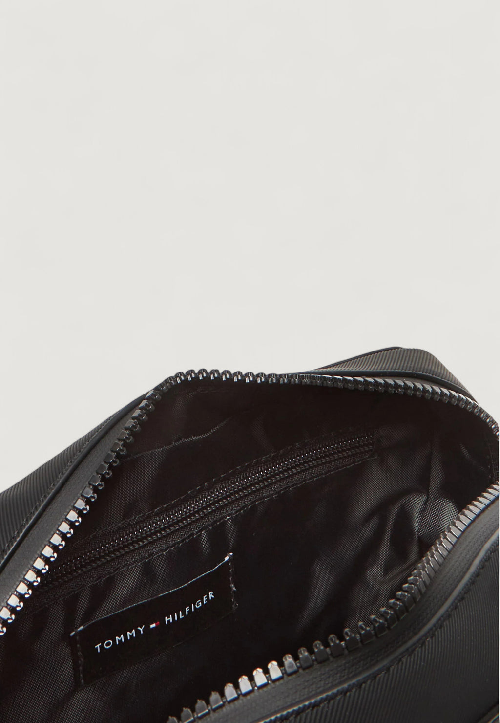 Pochette Tommy Hilfiger TH FOUNDATION WASHBAG