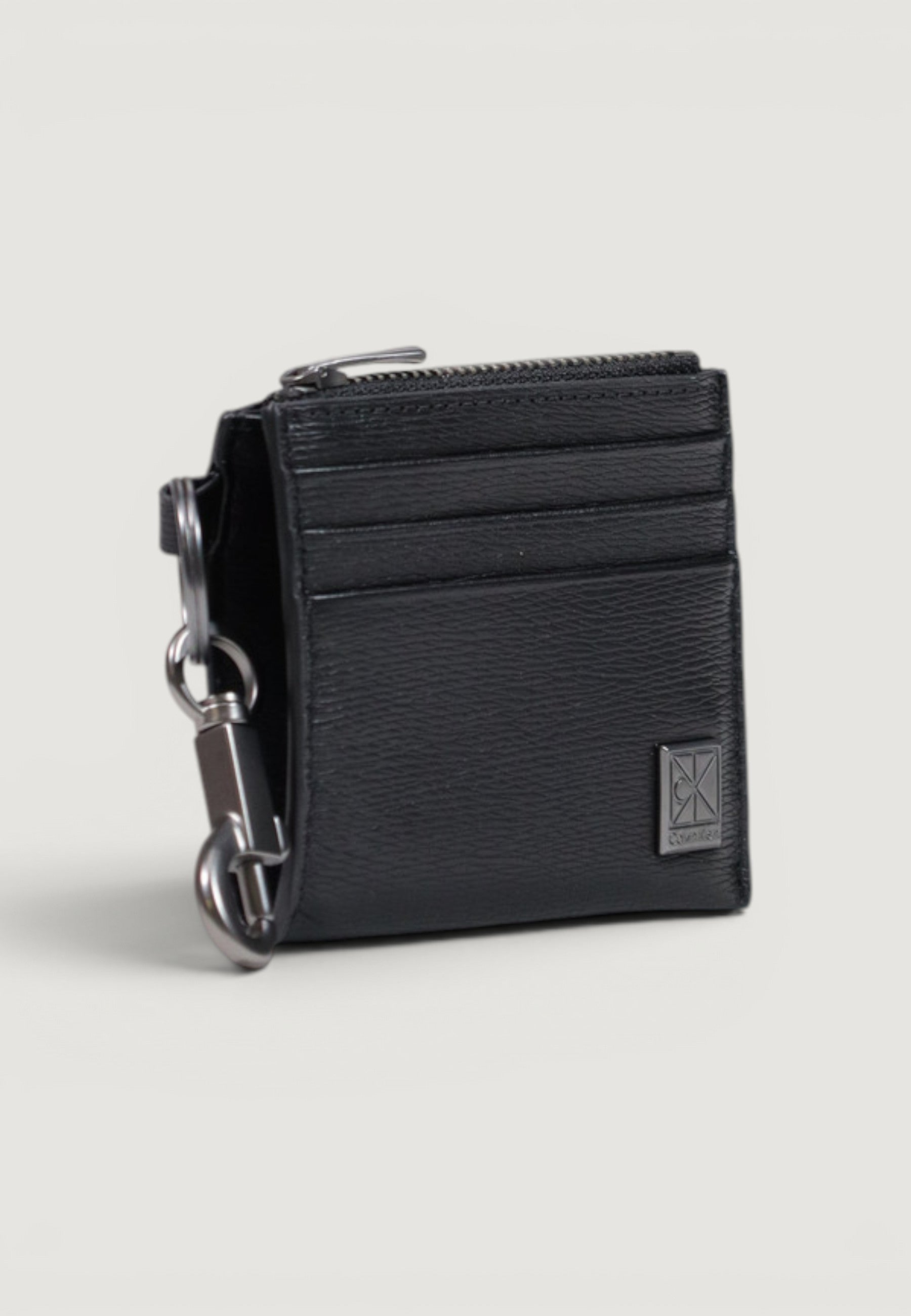 Portafoglio con portamonete Calvin Klein EMBLEM HW CARDHOLDER W/ CLIP