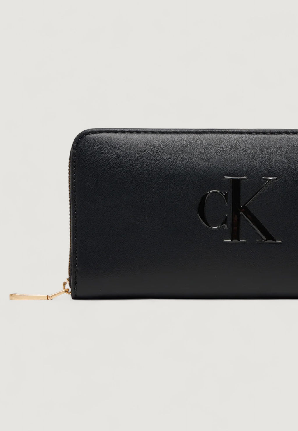 Portafoglio grande Calvin Klein BOLD CK LONG ZIP AROUND