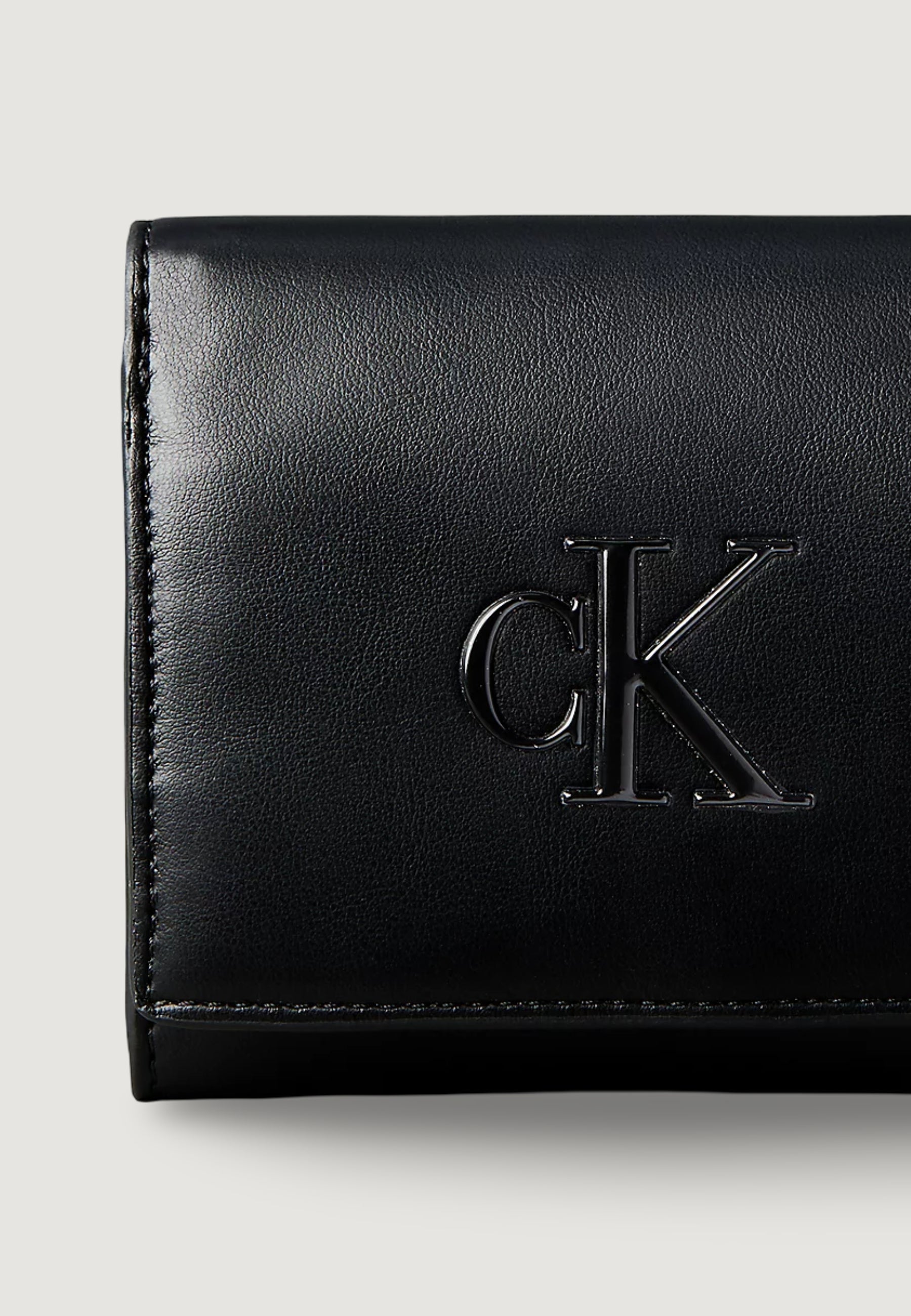 Portafoglio grande Calvin Klein BOLD CK MEDIUM BIFOLD