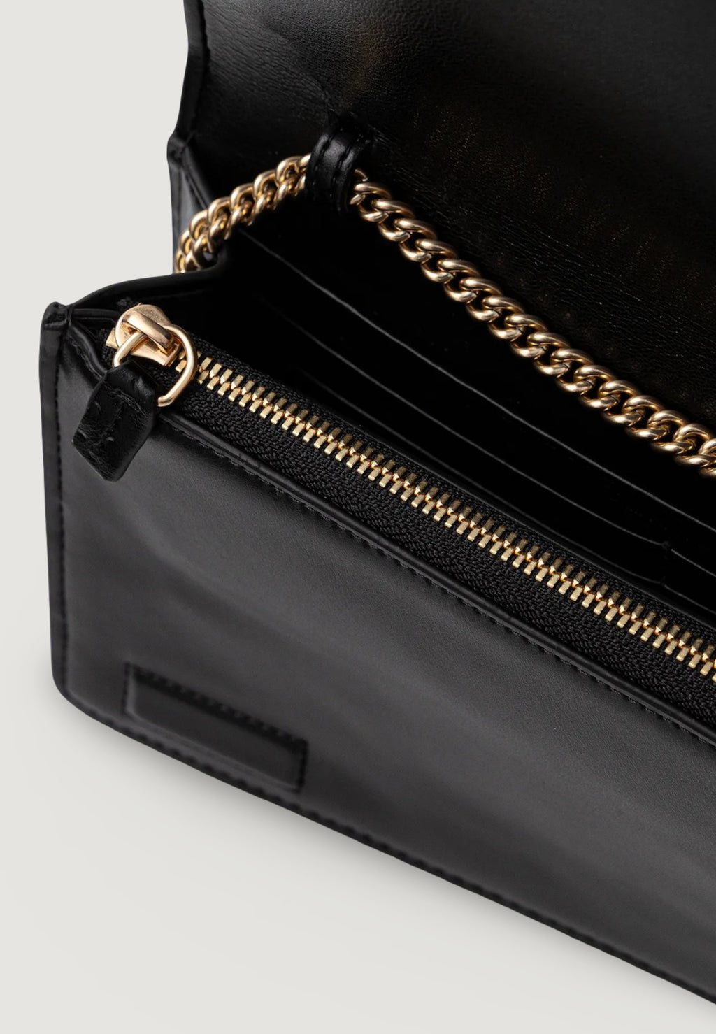 Portafoglio grande Calvin Klein CK WALLET ON CHAIN