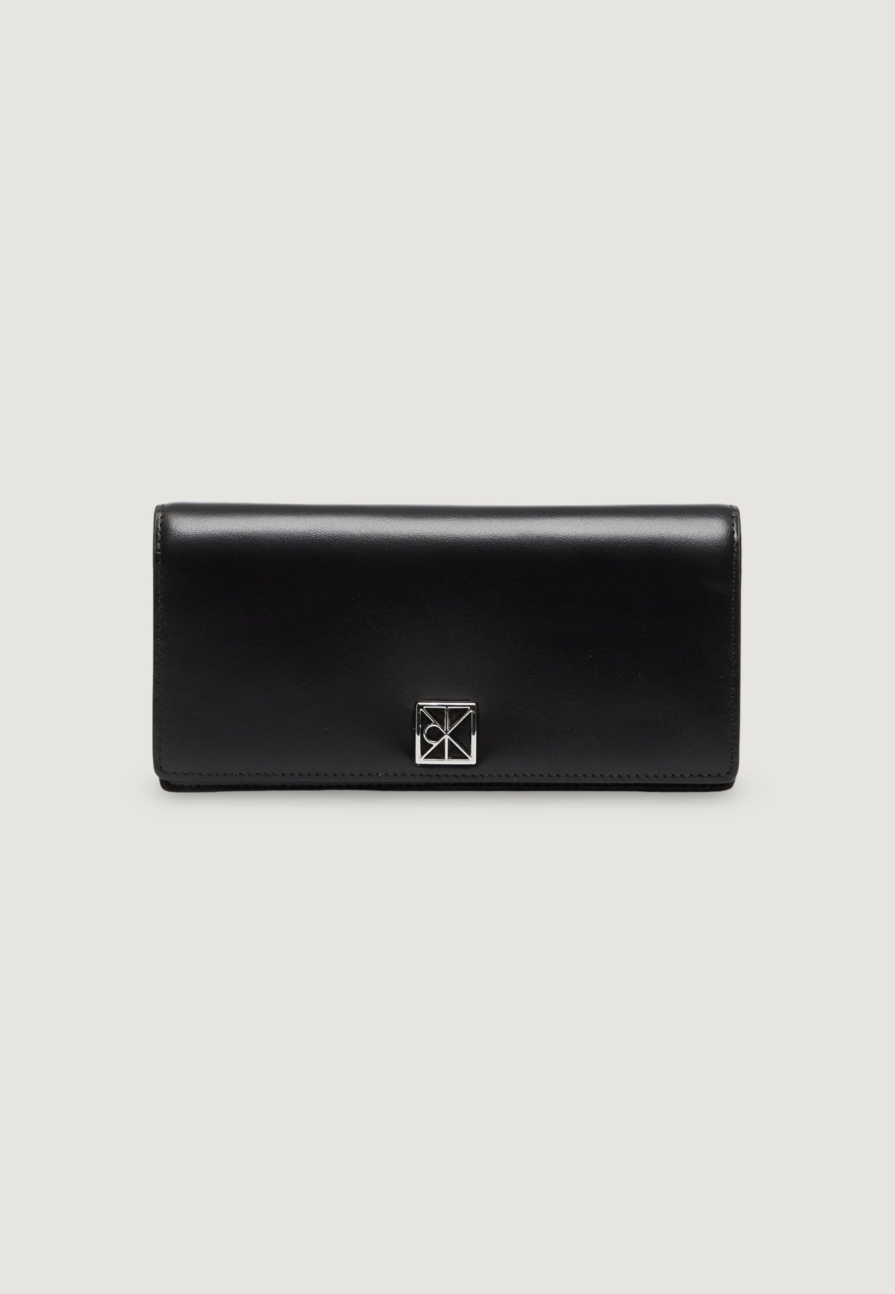 Portafoglio grande Calvin Klein EMBLEM HW PEBBLE LONG BIFOLD