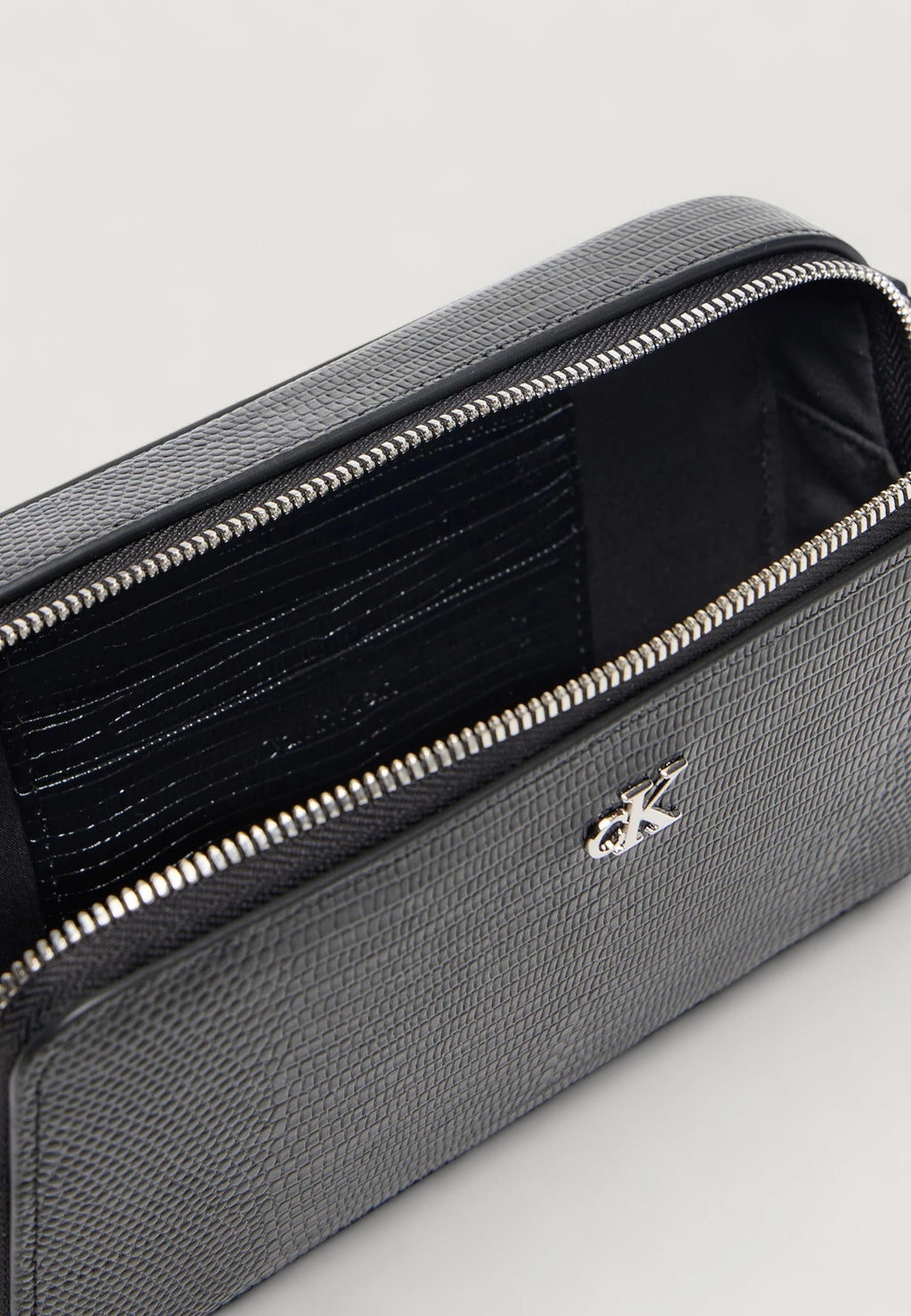 Portafoglio medio Calvin Klein LZRD EMBSSD LTHR MN