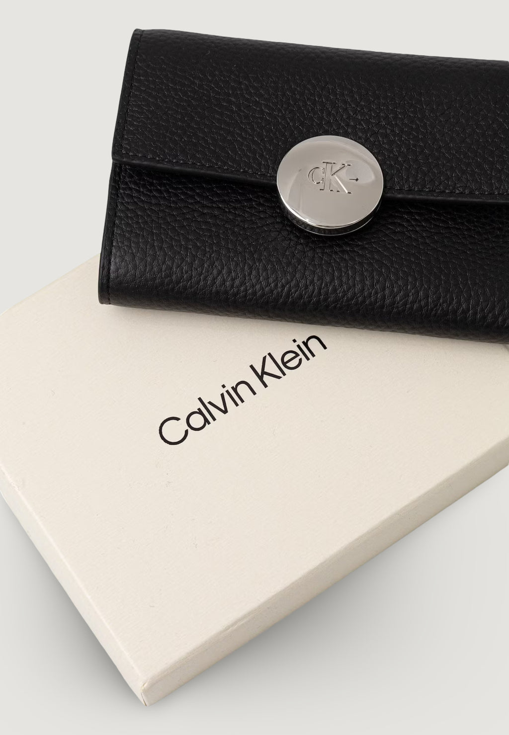 Medium wallet Calvin Klein ROUND HW PEBBLE TRIFOLD