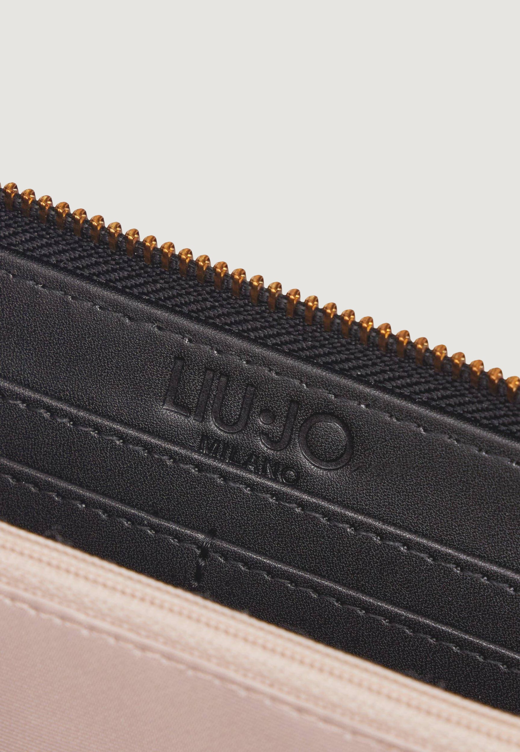 Portafoglio medio Liu-Jo WALLET