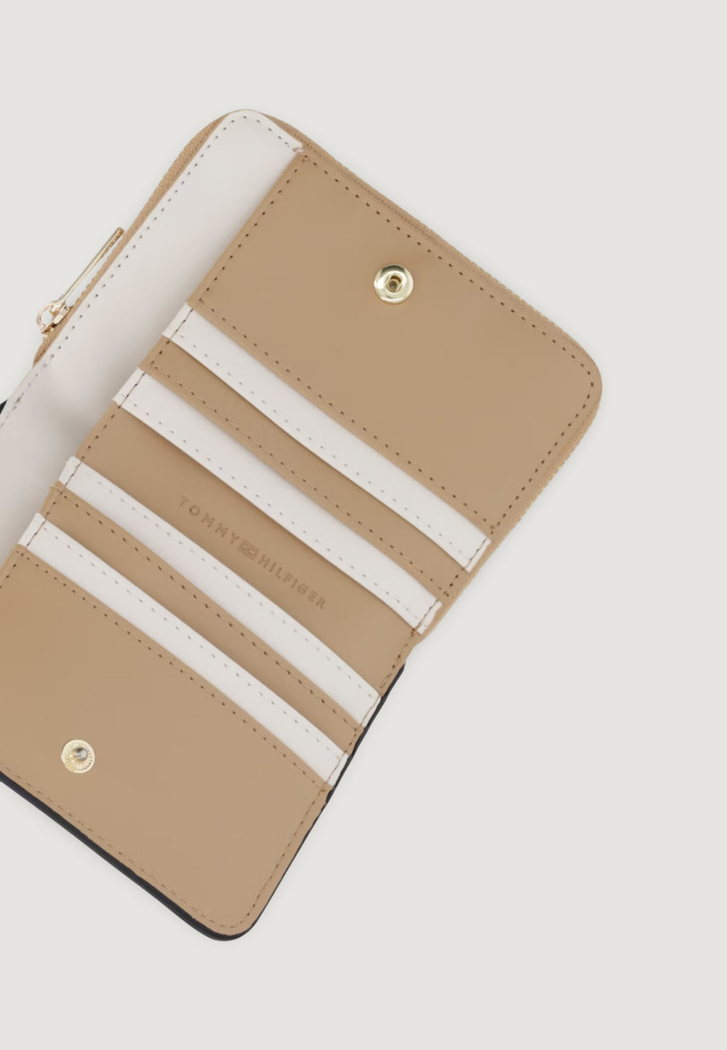Medium wallet Tommy Hilfiger TH ICON MED ZA W/ FLAP SEASONAL