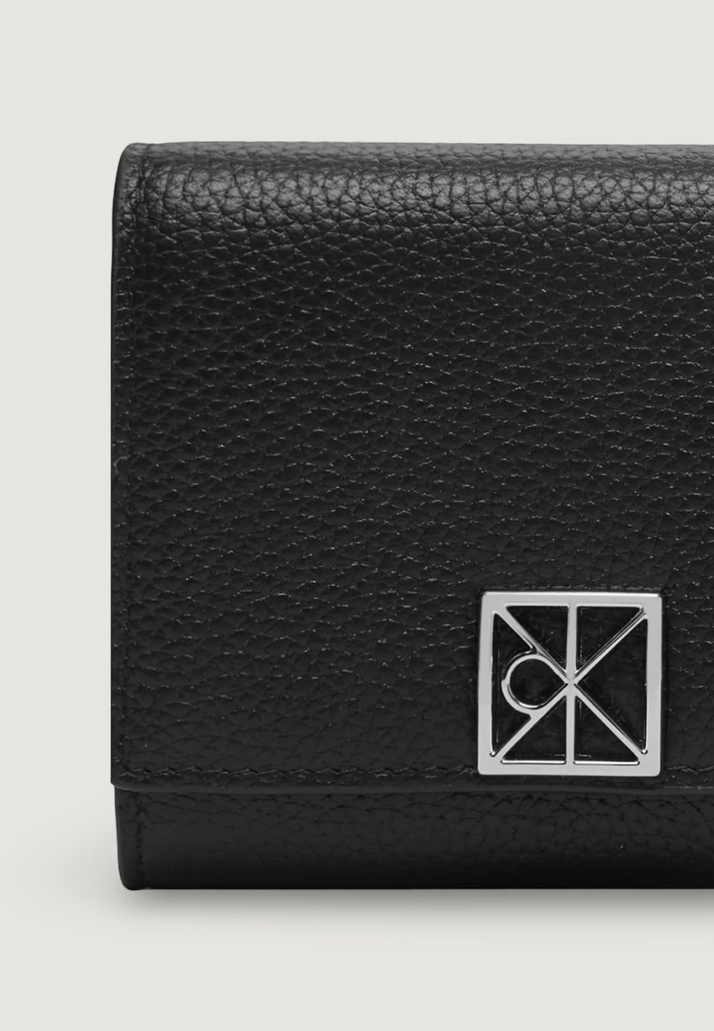 Wallet Calvin Klein EMBLEM HW PEBBLE TRIFOLD W/ZIP