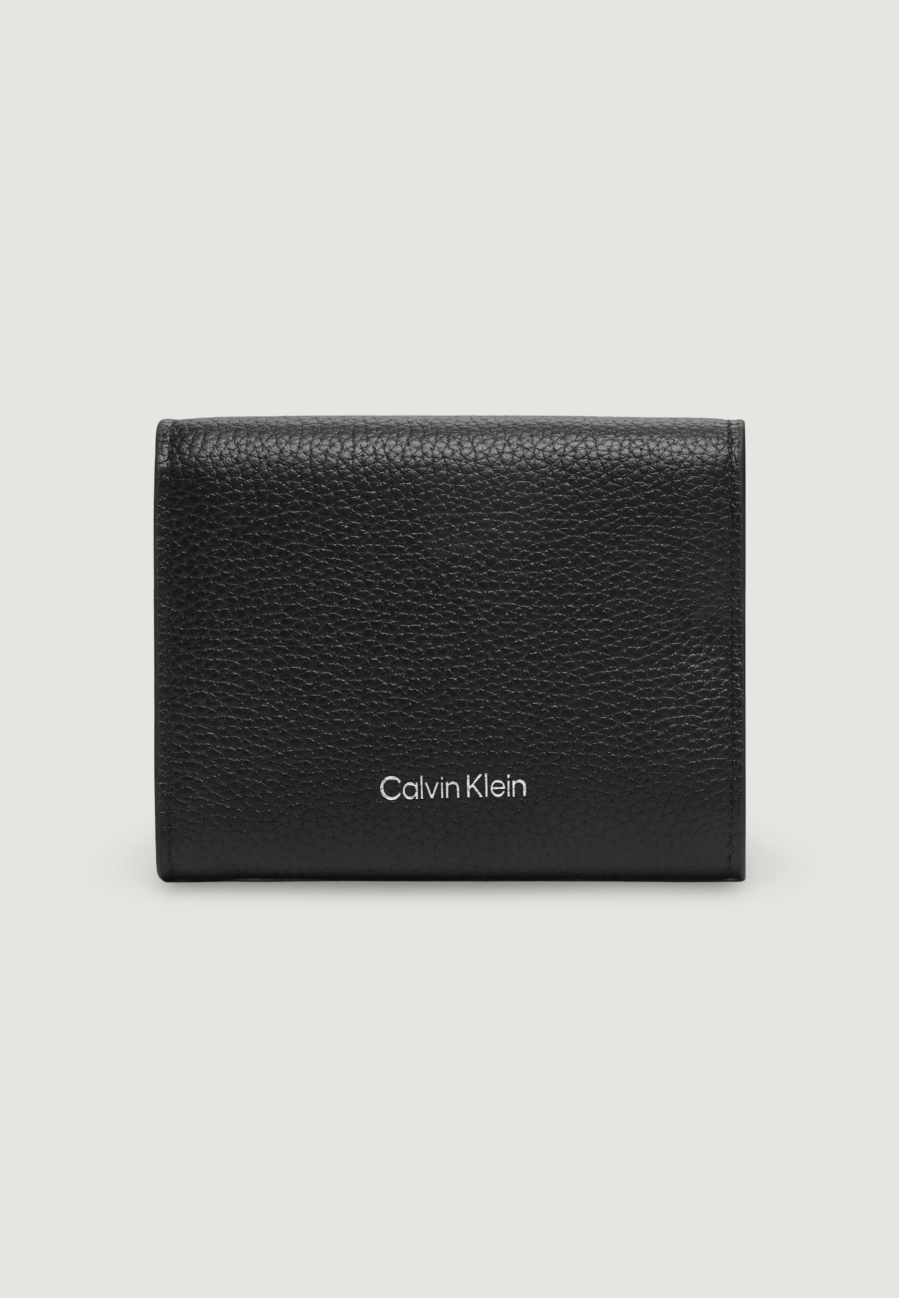 Wallet Calvin Klein EMBLEM HW PEBBLE TRIFOLD W/ZIP
