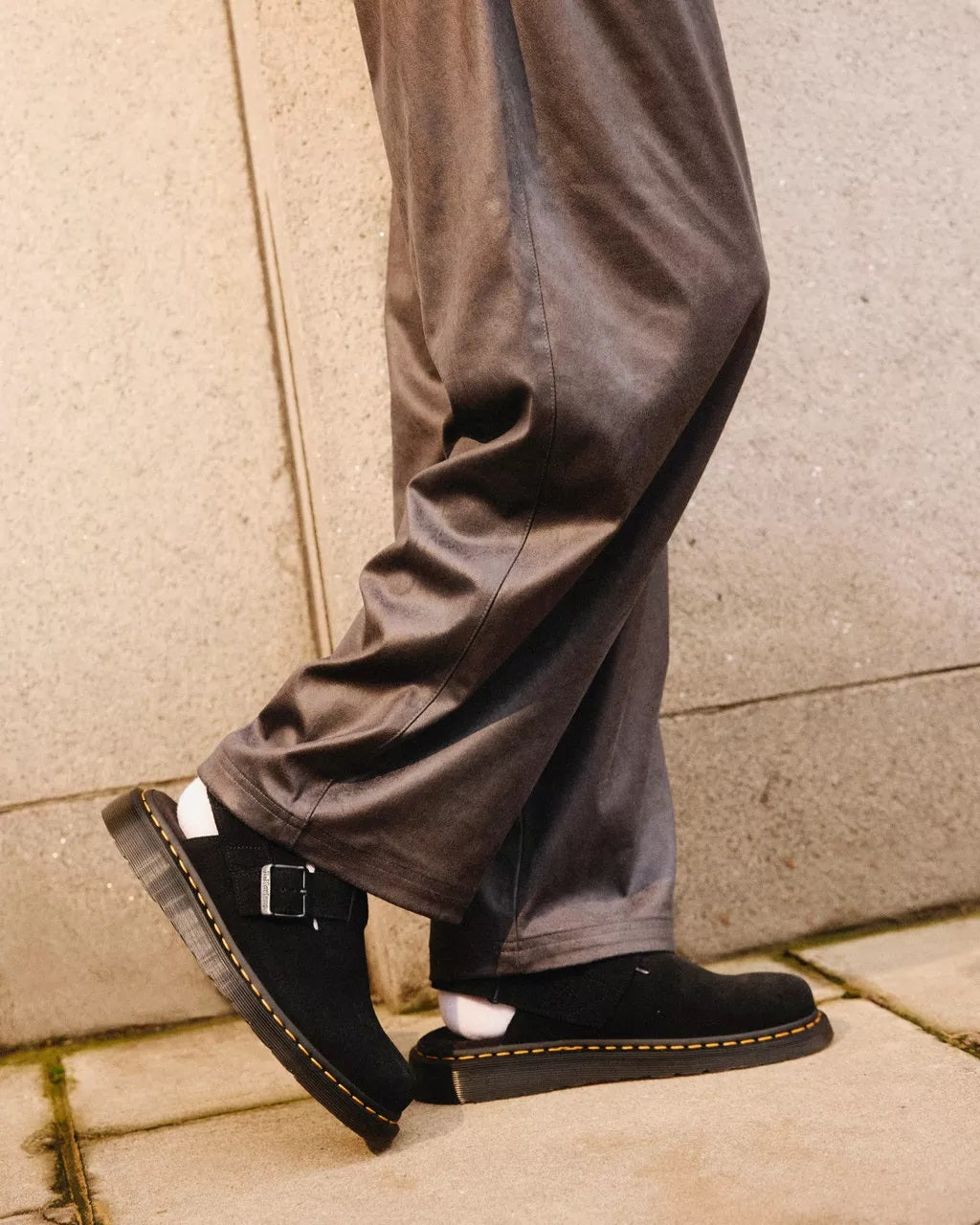 Sandali Dr. Martens Jorge Ii E.H Suede UNISEX