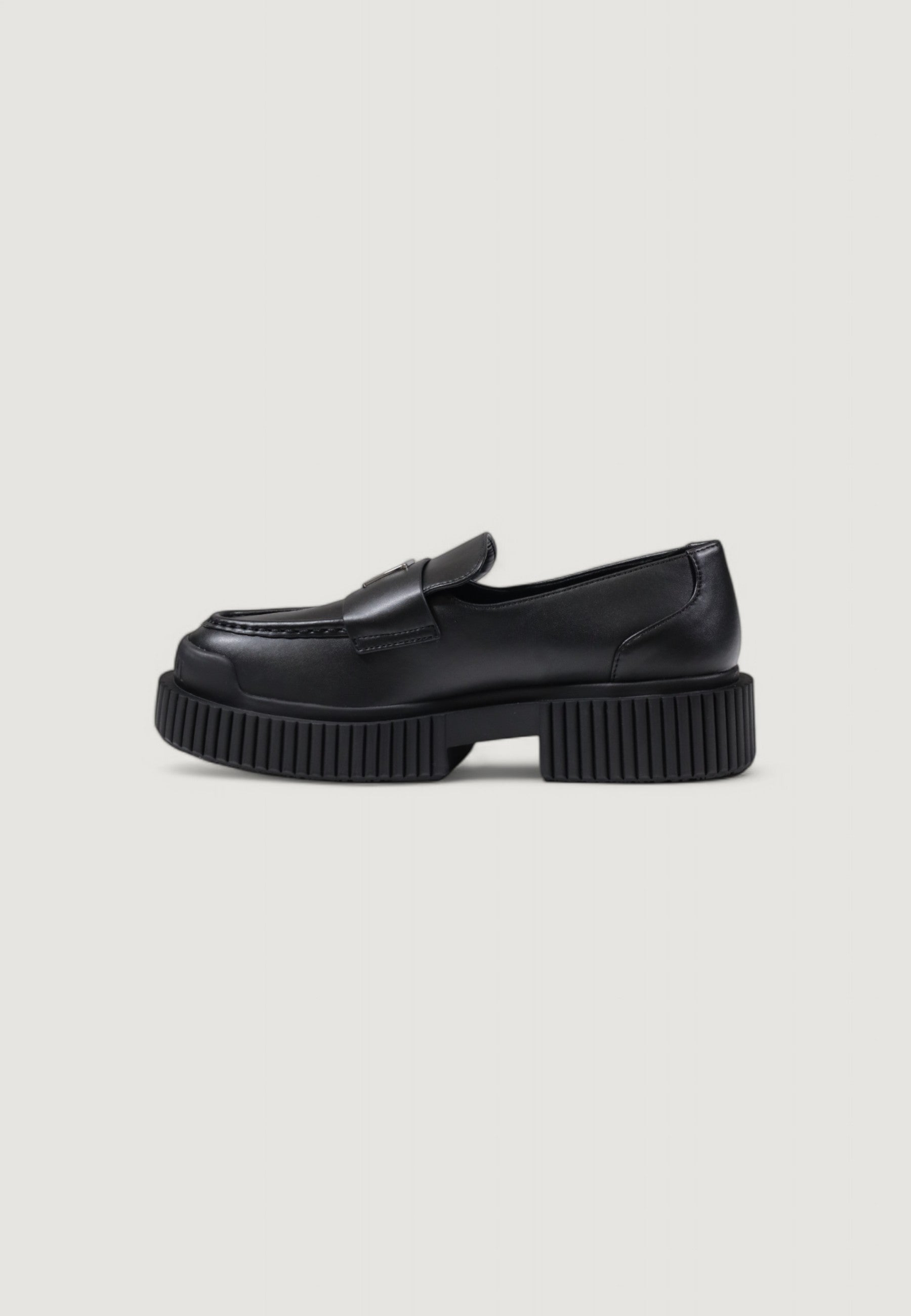 Scarpe basse Armani Exchange XDA006 XV874