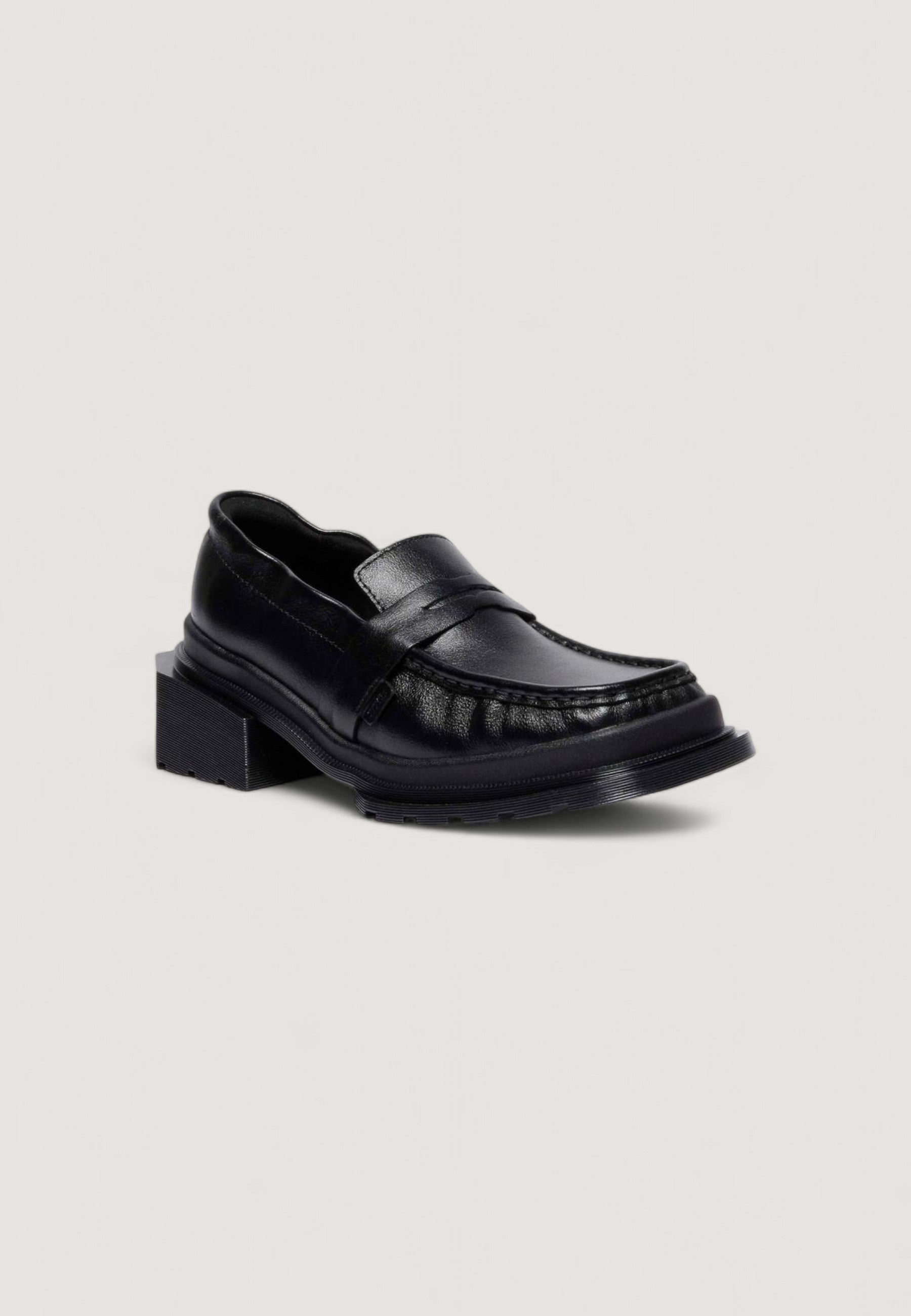 Scarpe basse Dr. Martens Maybole Loafer Milled Gloss