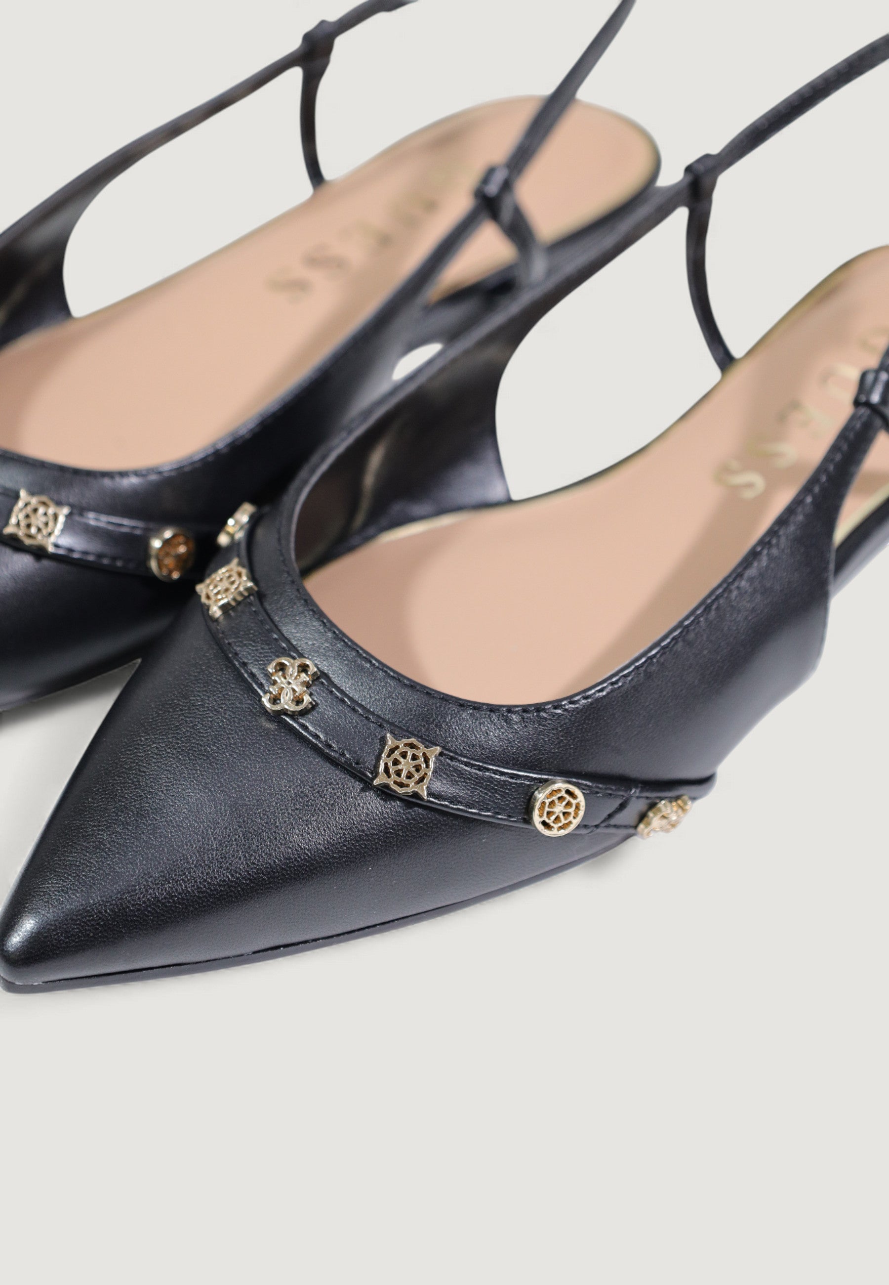 Scarpe basse Guess DORLEE