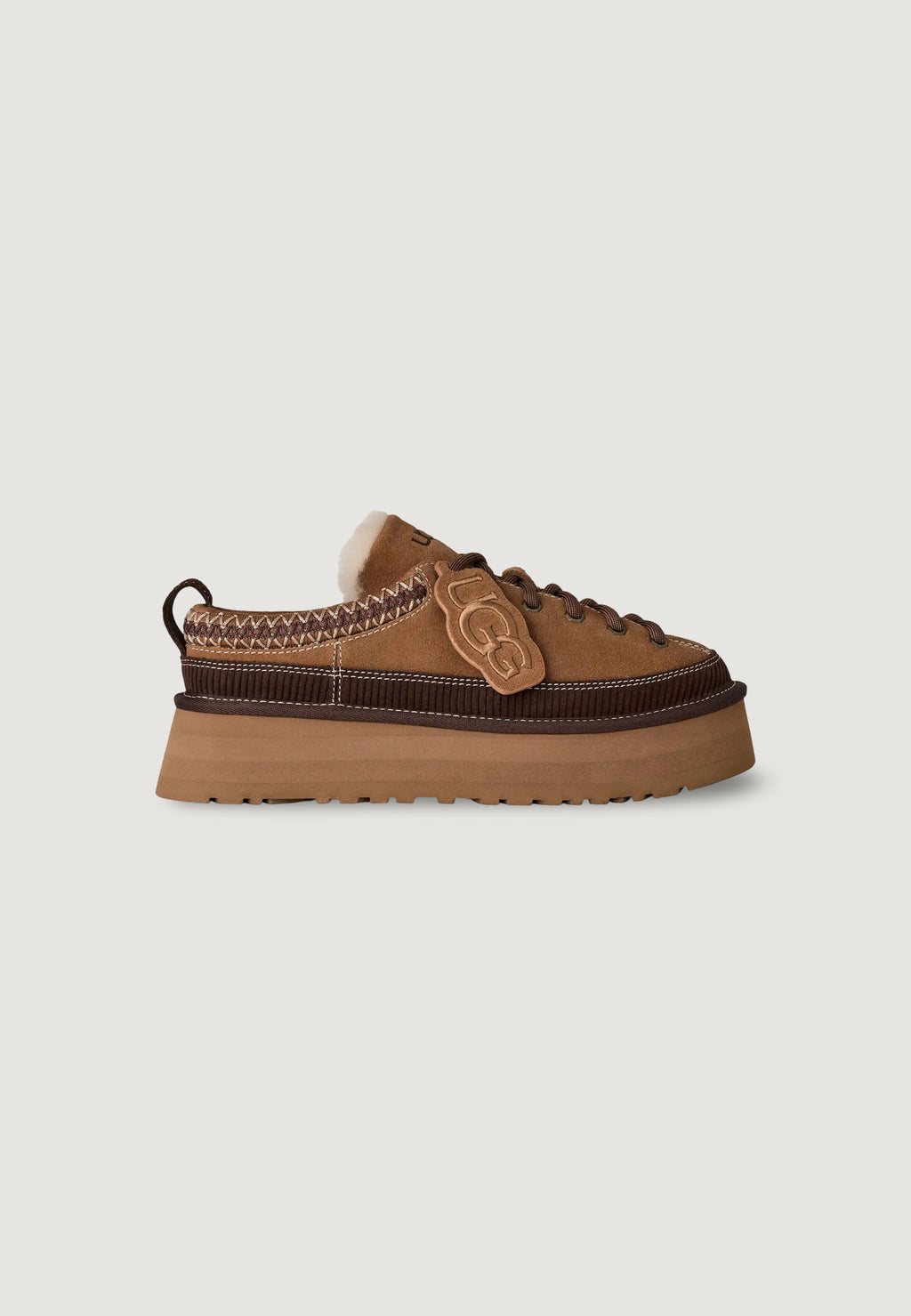 Low heel shoes UGG HERITAGE LACE-UP SLIPPER