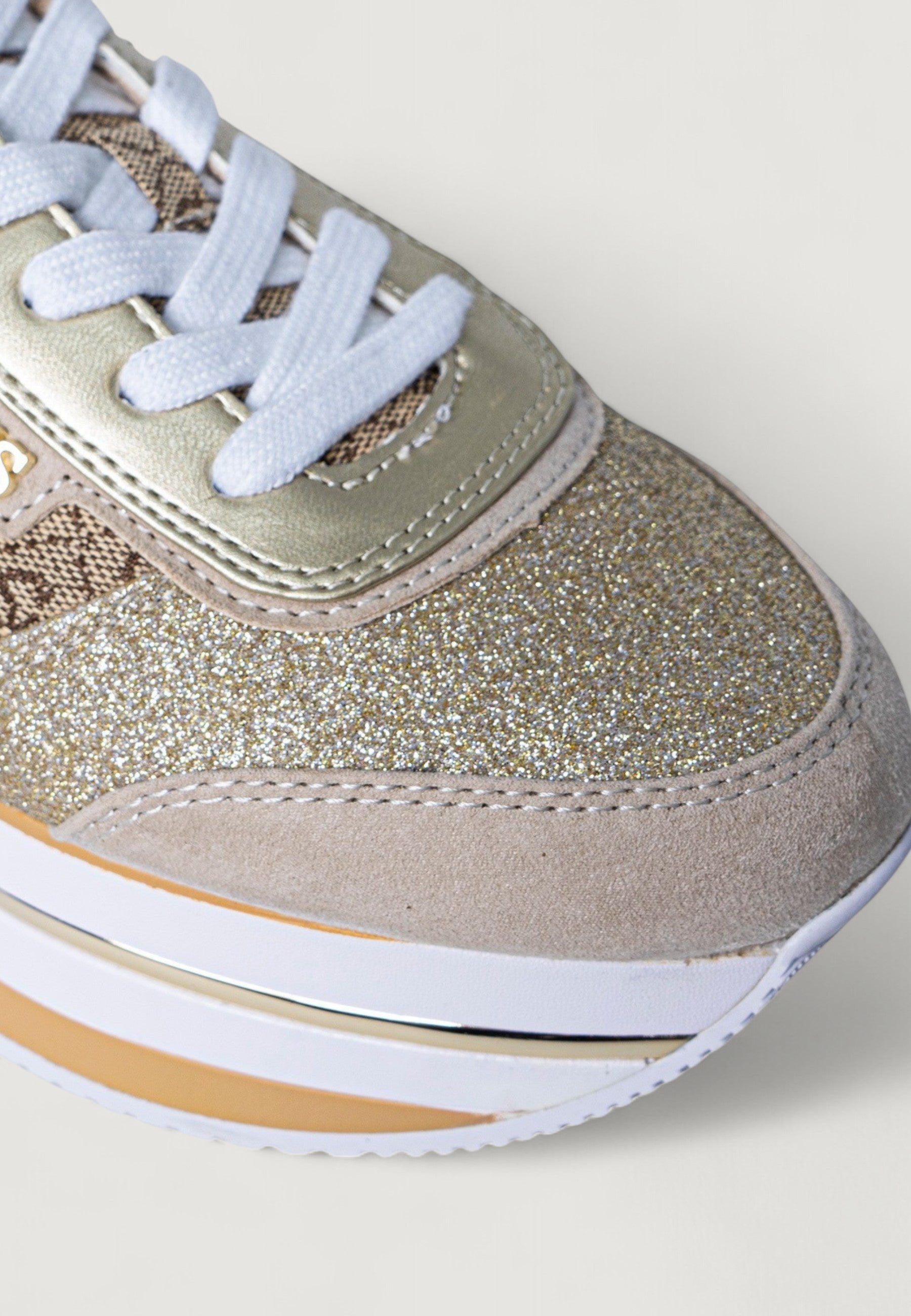 Sneakers Guess HANSIN - Imballo Originale Danneggiato - Prodotto Integro