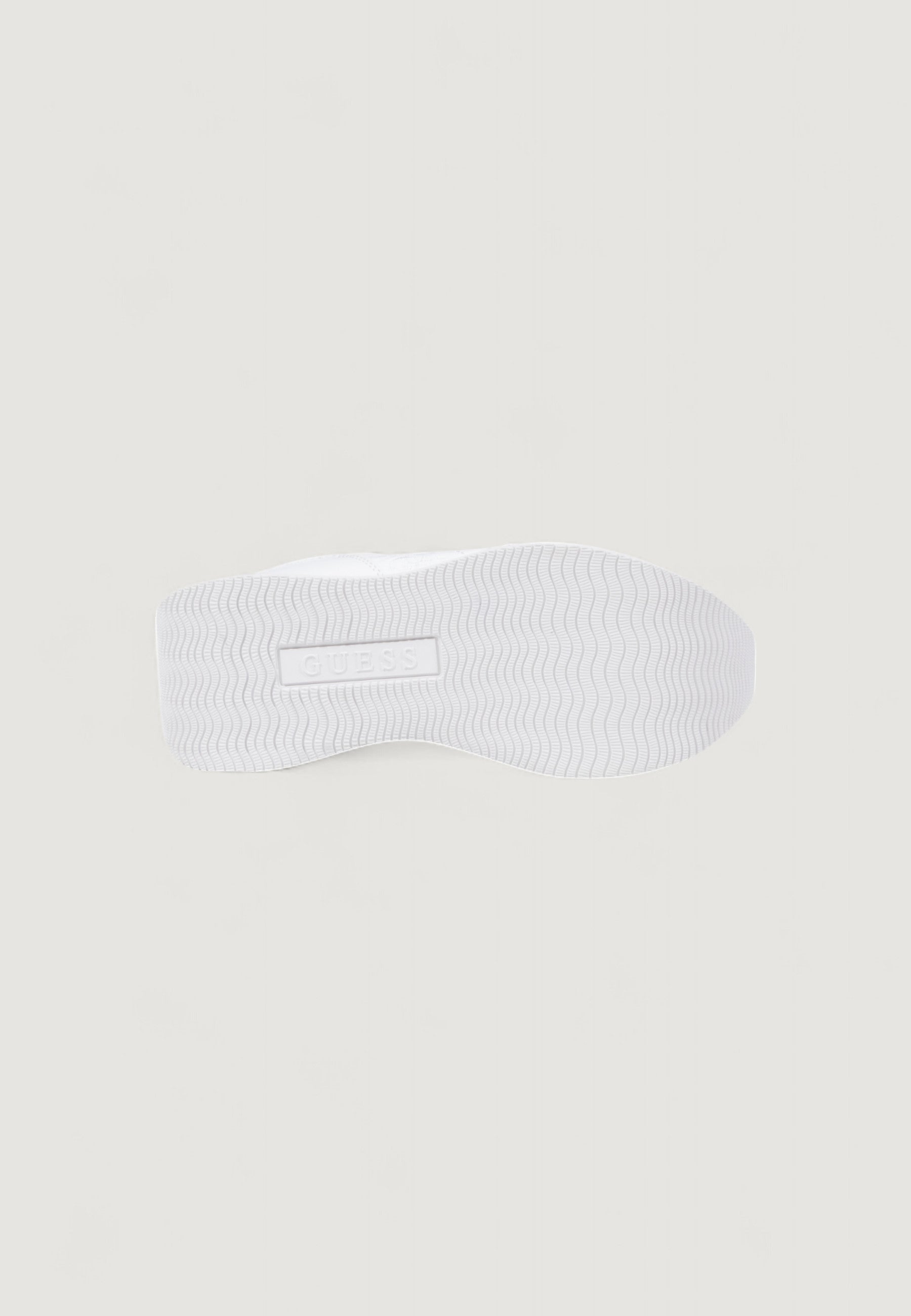 Sneakers Guess CAMRIO9 - Imballo Originale Danneggiato - Prodotto Integro